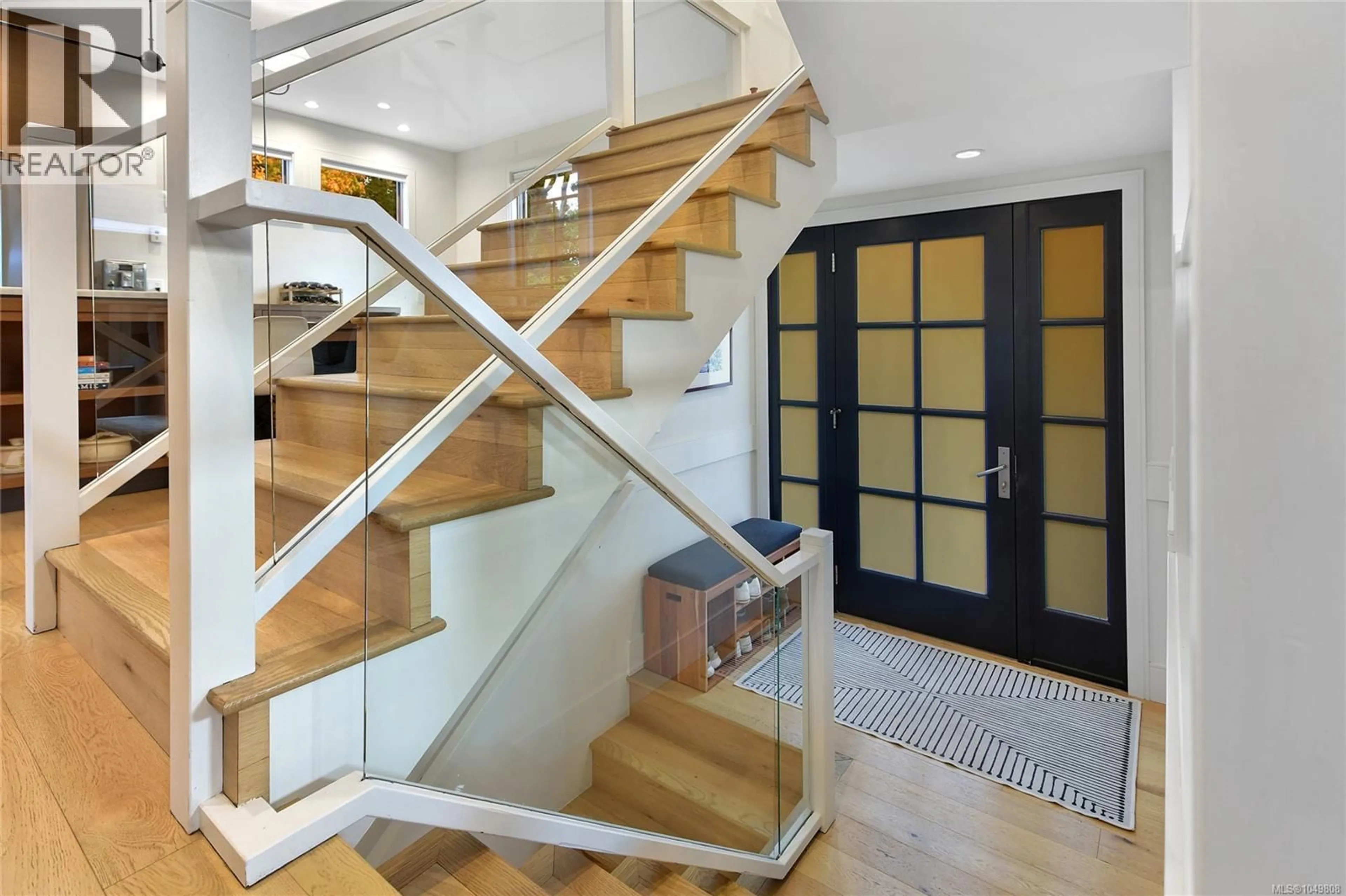 Indoor entryway for 2680 MARGATE AVENUE, Oak Bay British Columbia V8S3A7
