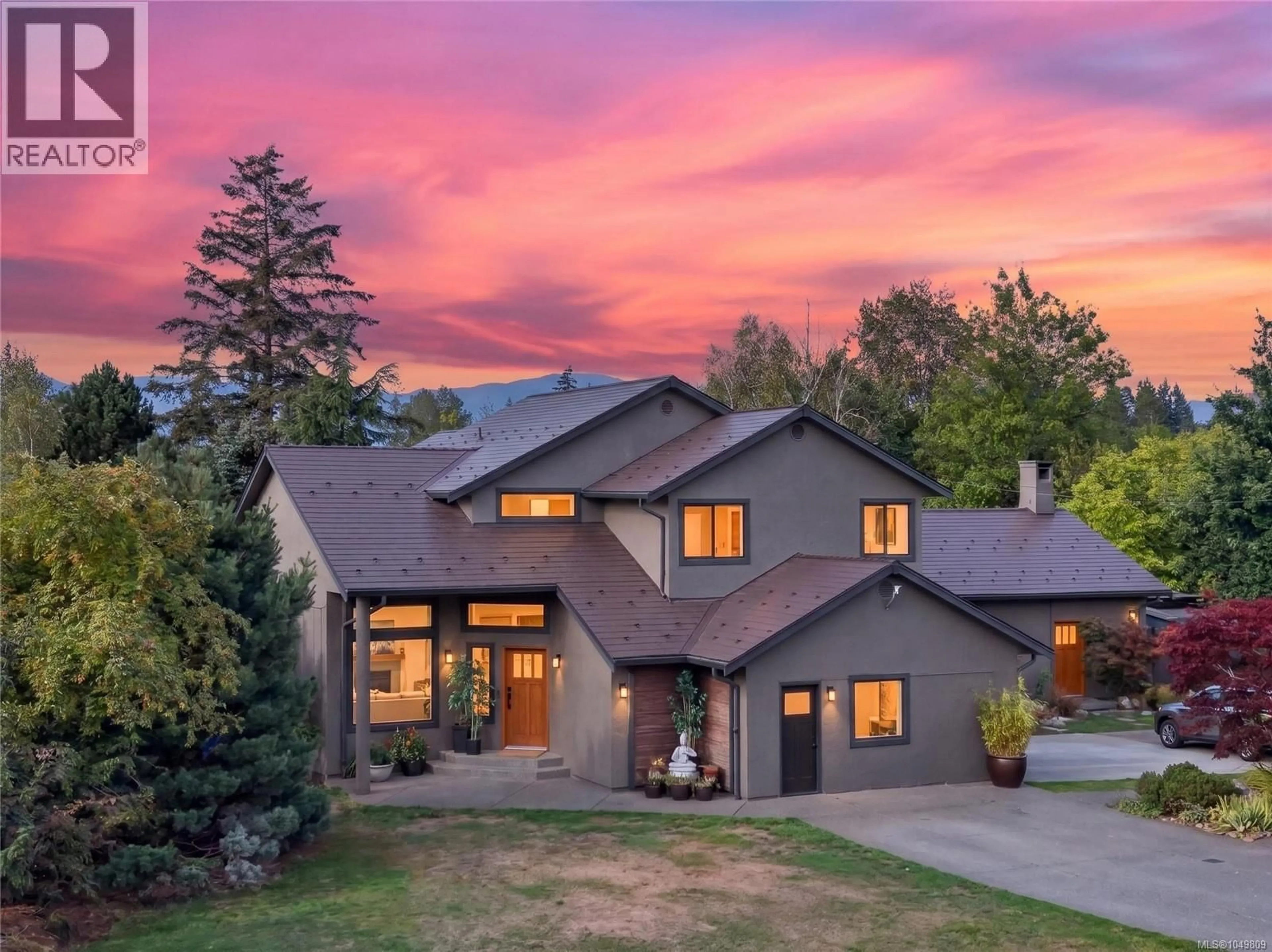 Home with brick exterior material, mountain view for 5225 ISLAND HIGHWAY NORTH, Courtenay British Columbia V9J1S7
