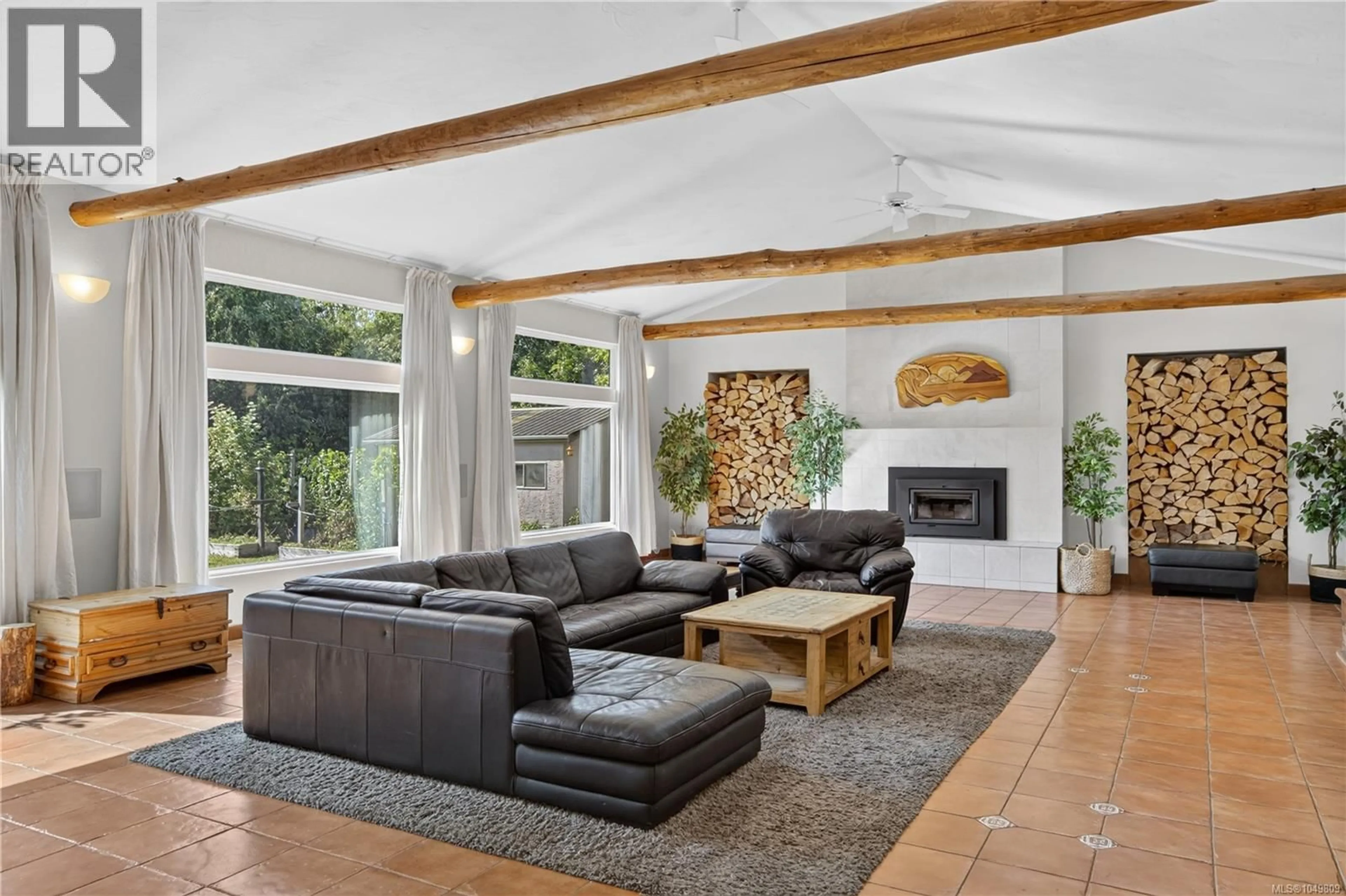 Living room with furniture, unknown for 5225 ISLAND HIGHWAY NORTH, Courtenay British Columbia V9J1S7