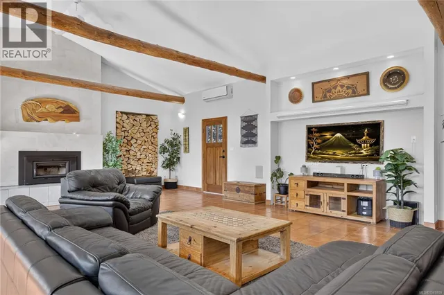 5225 ISLAND HIGHWAY NORTH, Courtenay 5