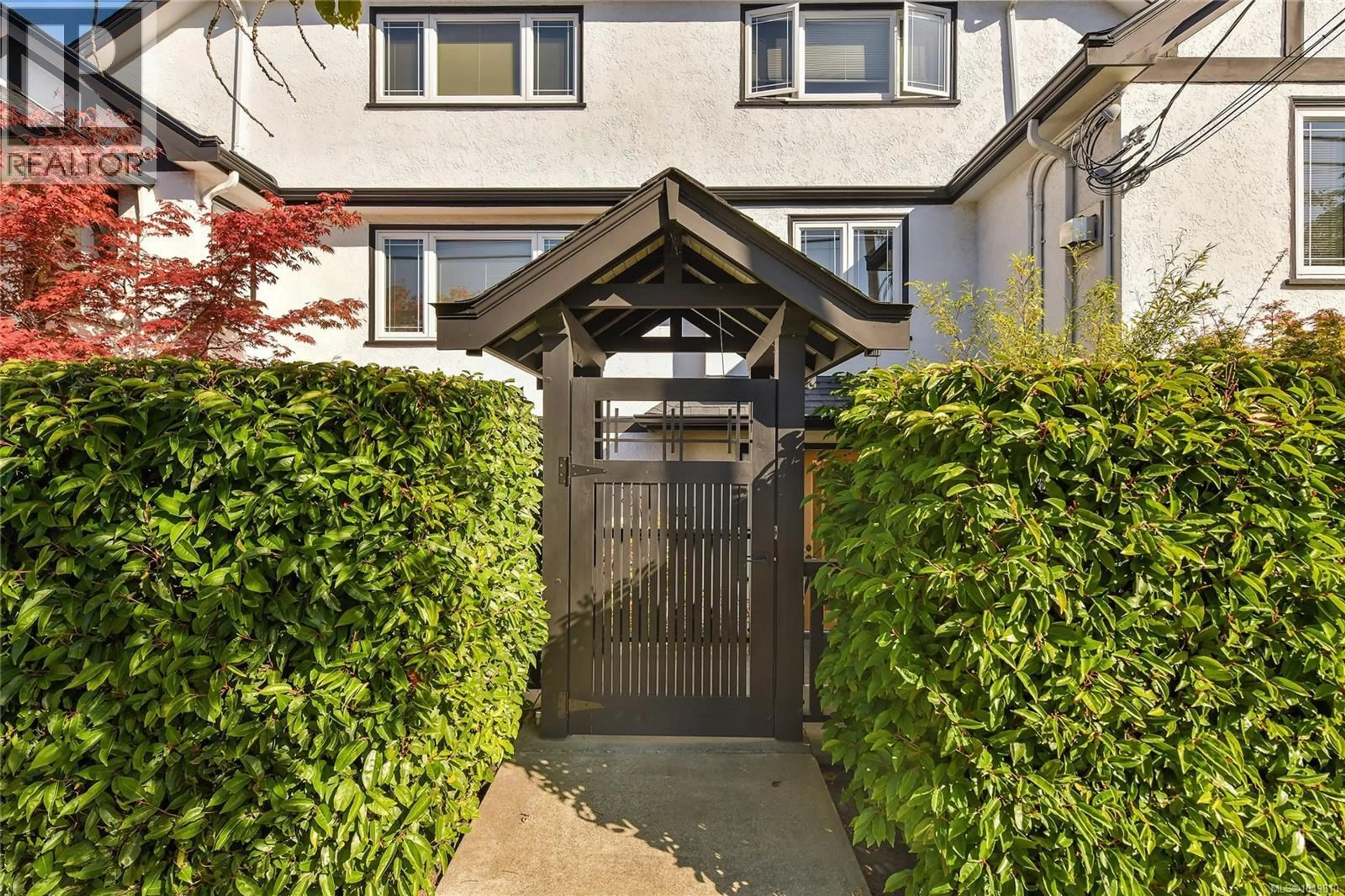 Indoor entryway for 603 MOSS STREET, Victoria British Columbia V8V4N7