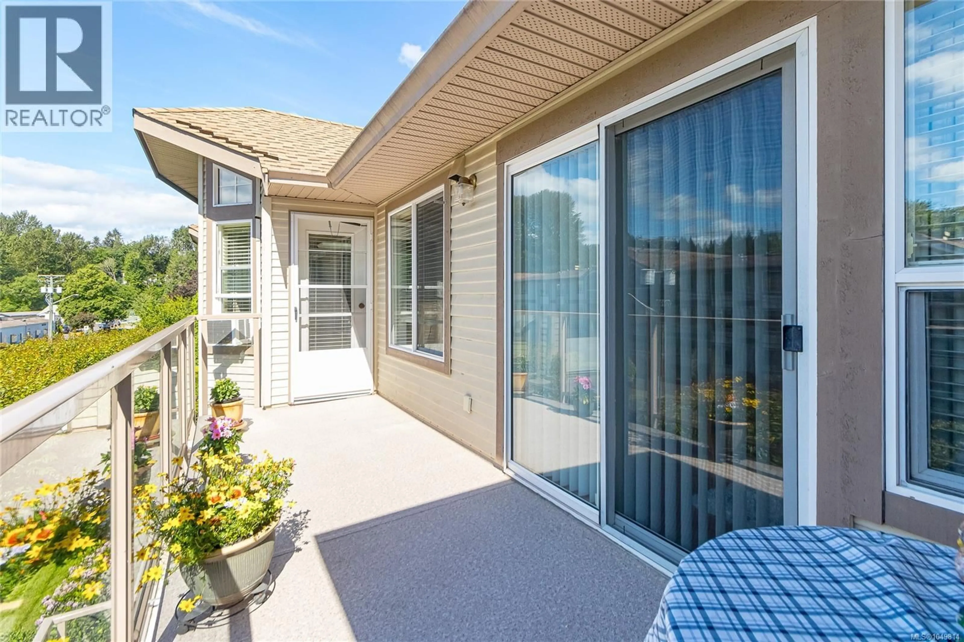 Patio, water/lake/river/ocean view for 305 - 245 FIRST STREET, Duncan British Columbia V9L1R3