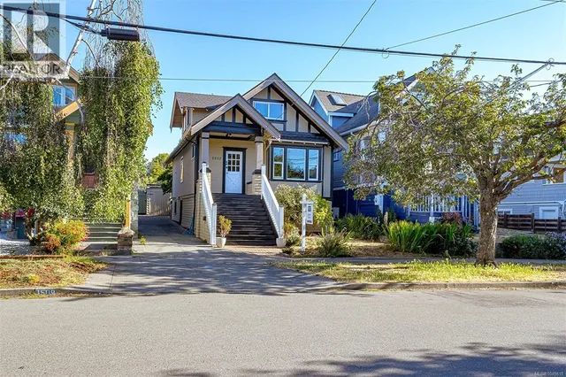 1512 BROOKE STREET, Victoria 2