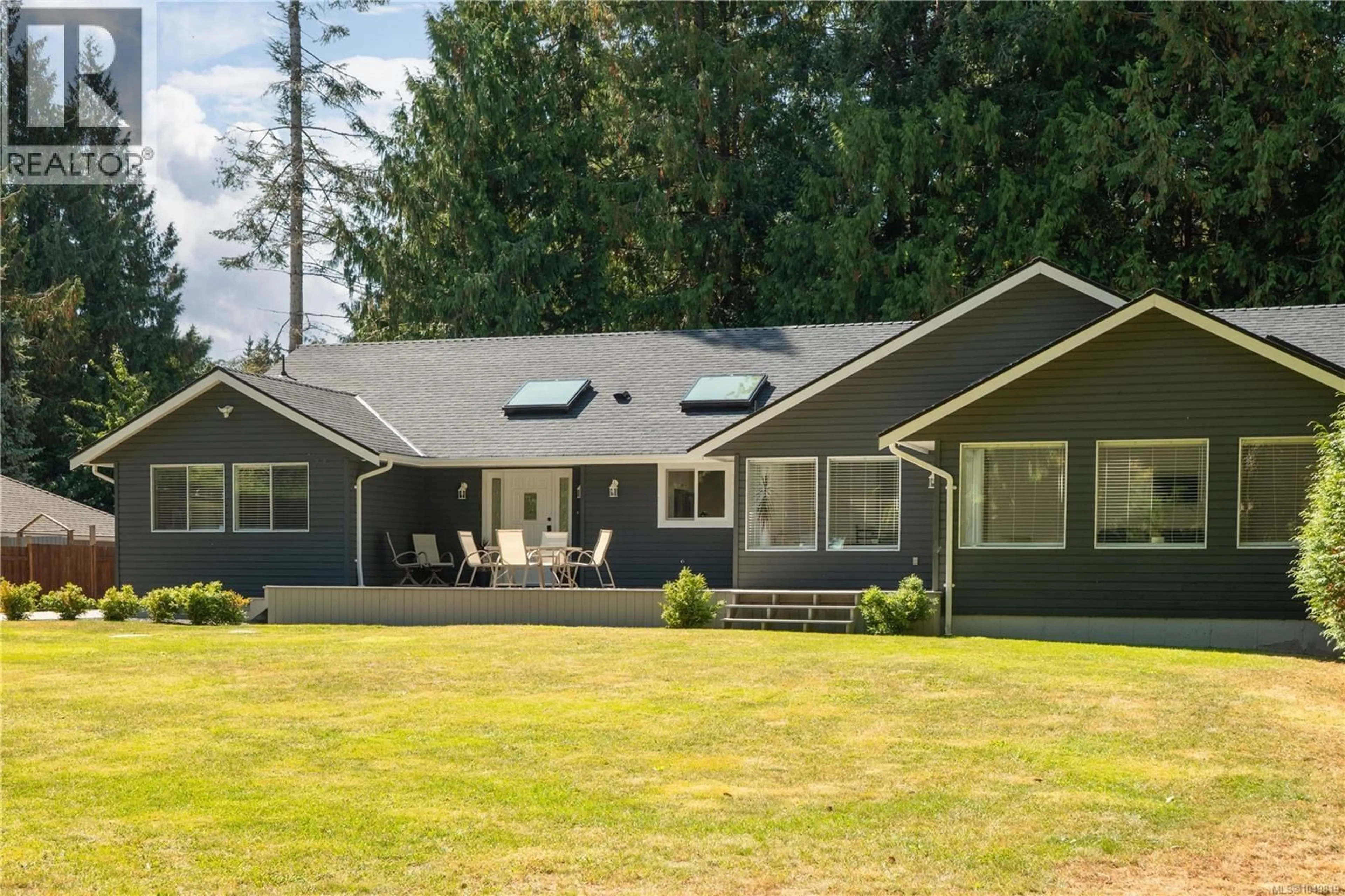 Home with vinyl exterior material, unknown for 967 WOODPECKER PLACE, Parksville British Columbia V9P1T1