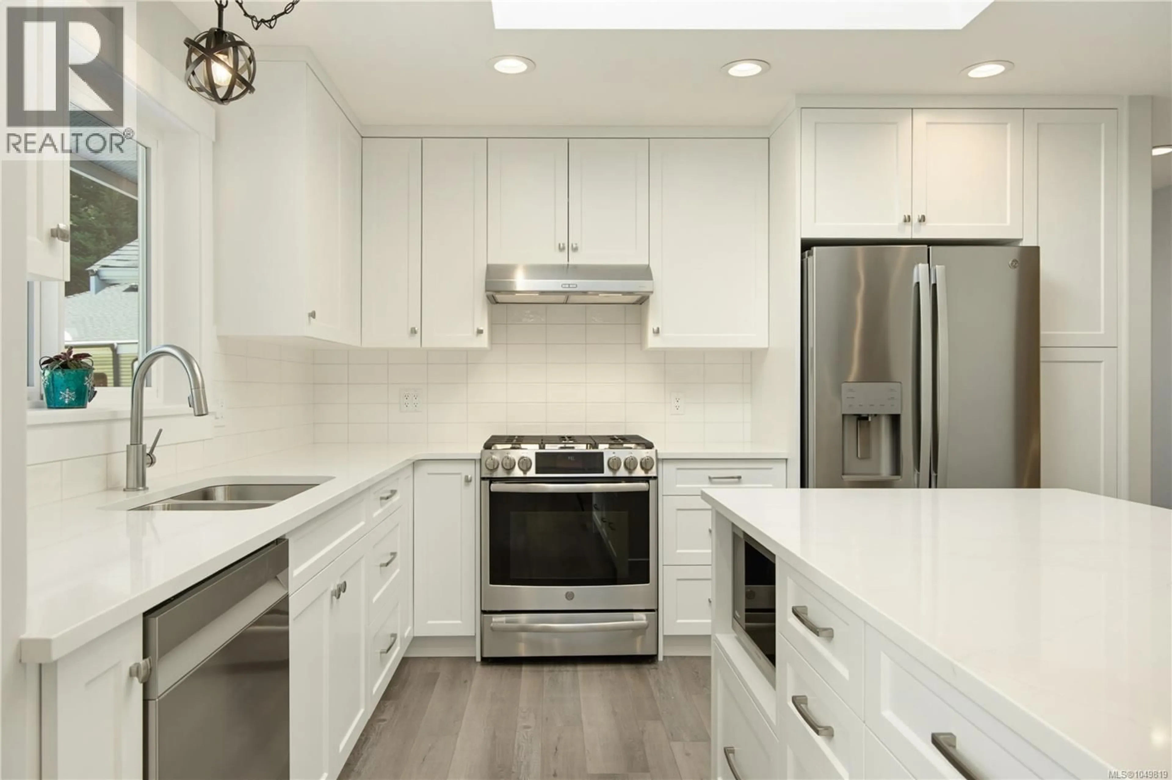 Open concept kitchen, unknown for 967 WOODPECKER PLACE, Parksville British Columbia V9P1T1