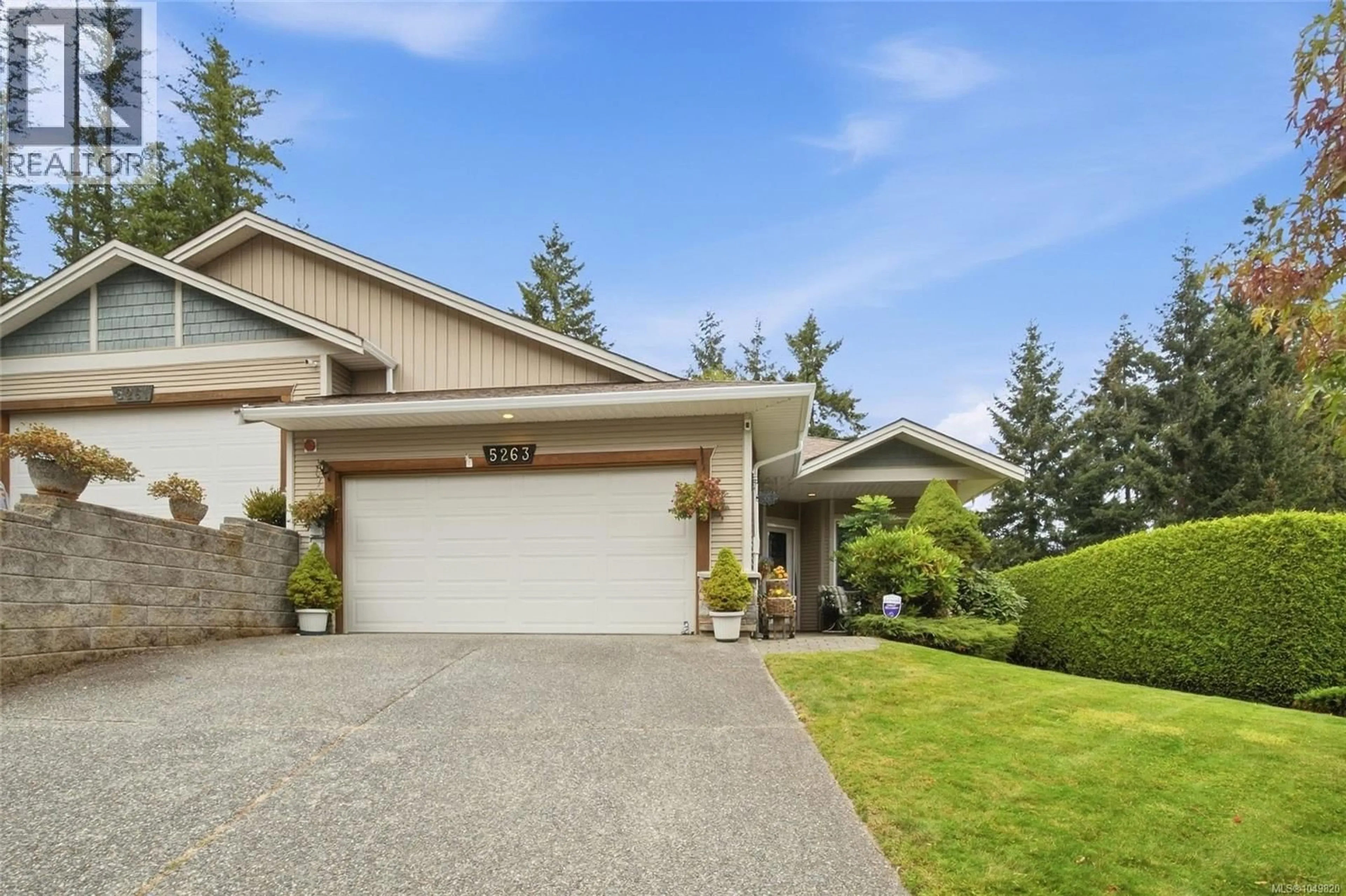 Home with vinyl exterior material, street for 5263 NELSONWOODS PLACE, Nanaimo British Columbia V9T6R4