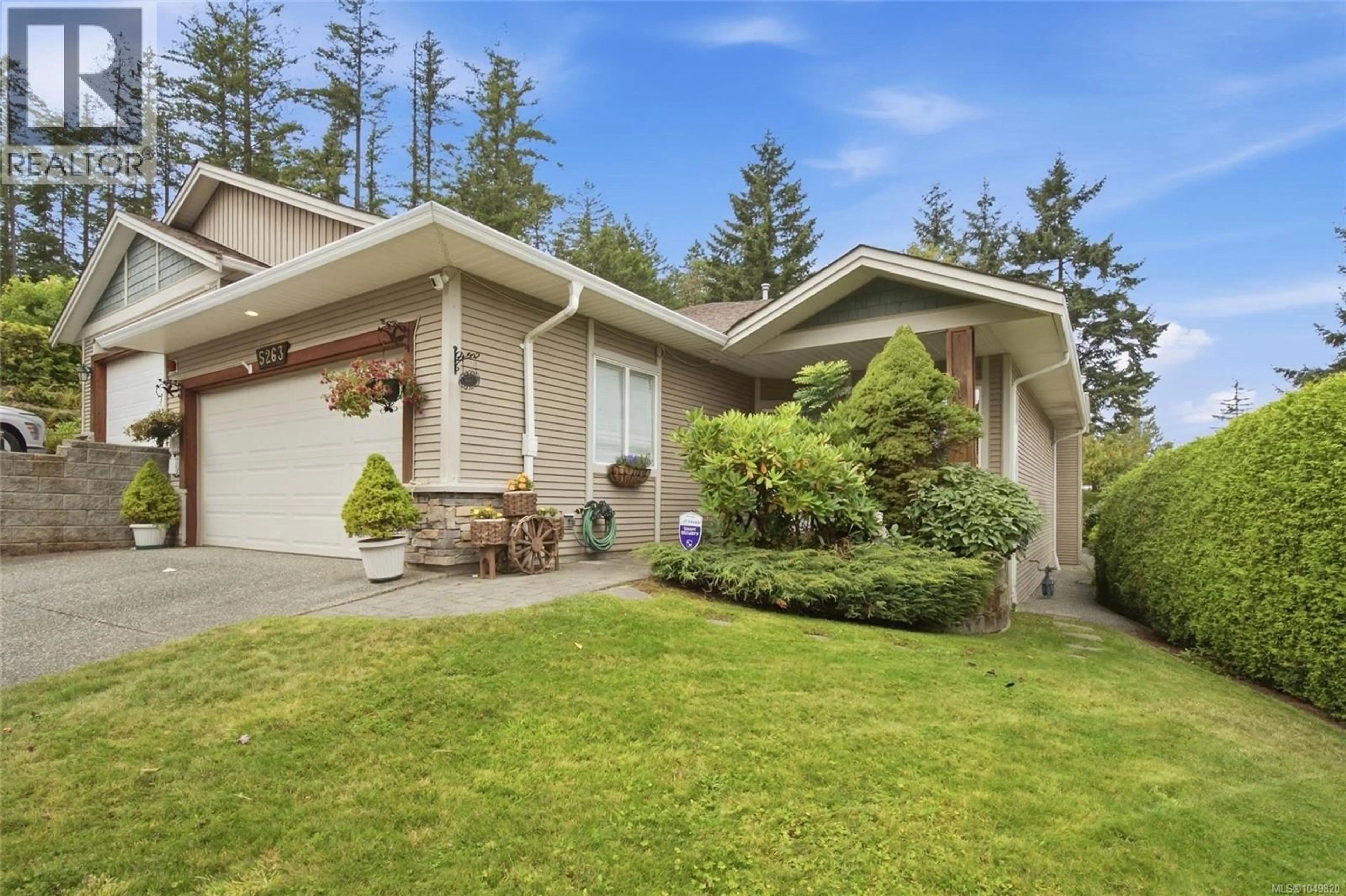 Home with vinyl exterior material, street for 5263 NELSONWOODS PLACE, Nanaimo British Columbia V9T6R4