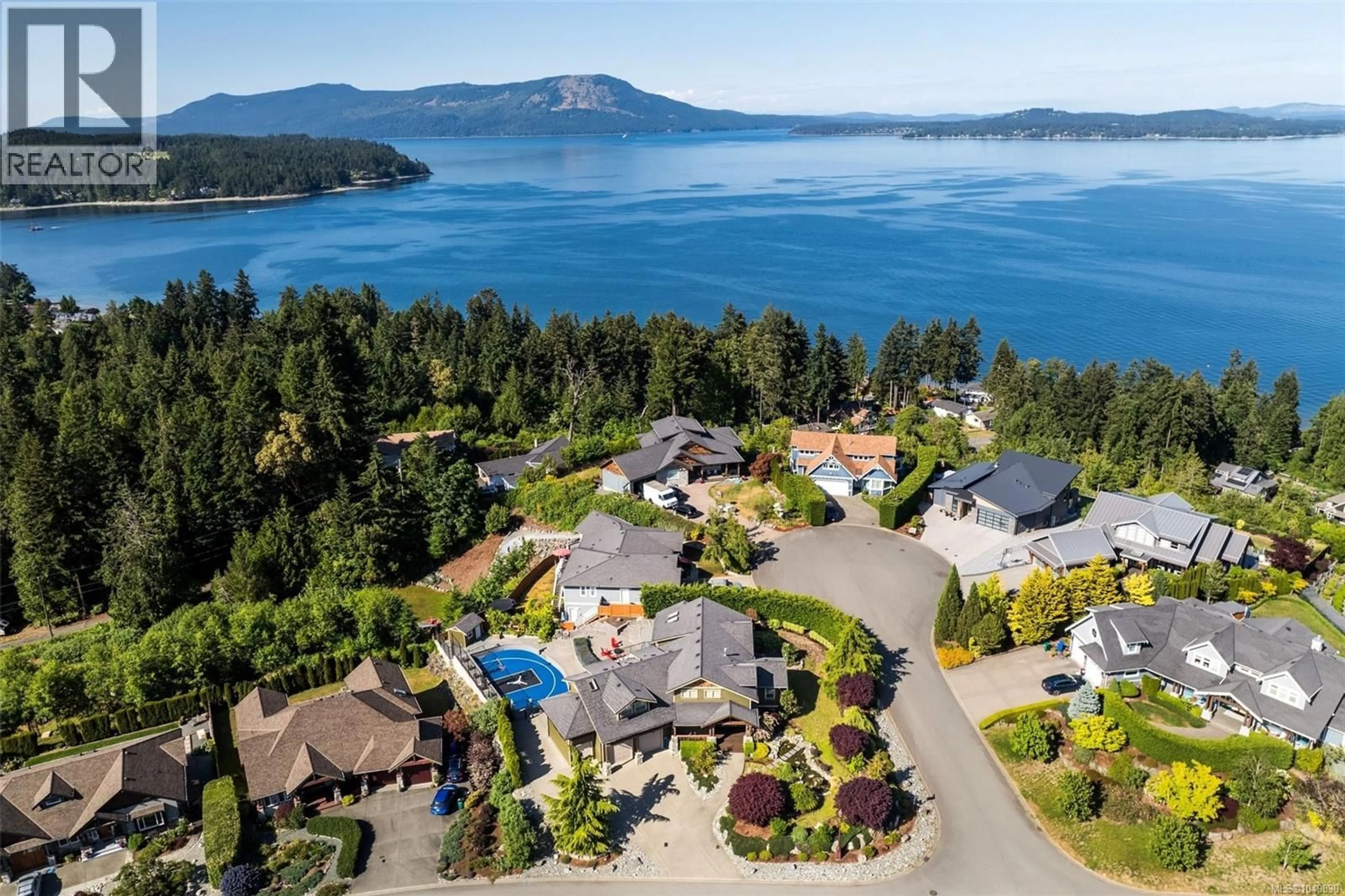 A pic from outside/outdoor area/front of a property/back of a property/a pic from drone, water/lake/river/ocean view for 601 SENTINEL DRIVE, Mill Bay British Columbia V0R2P4