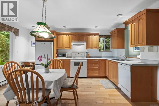 1769 ERRINGTON ROAD, Errington 4