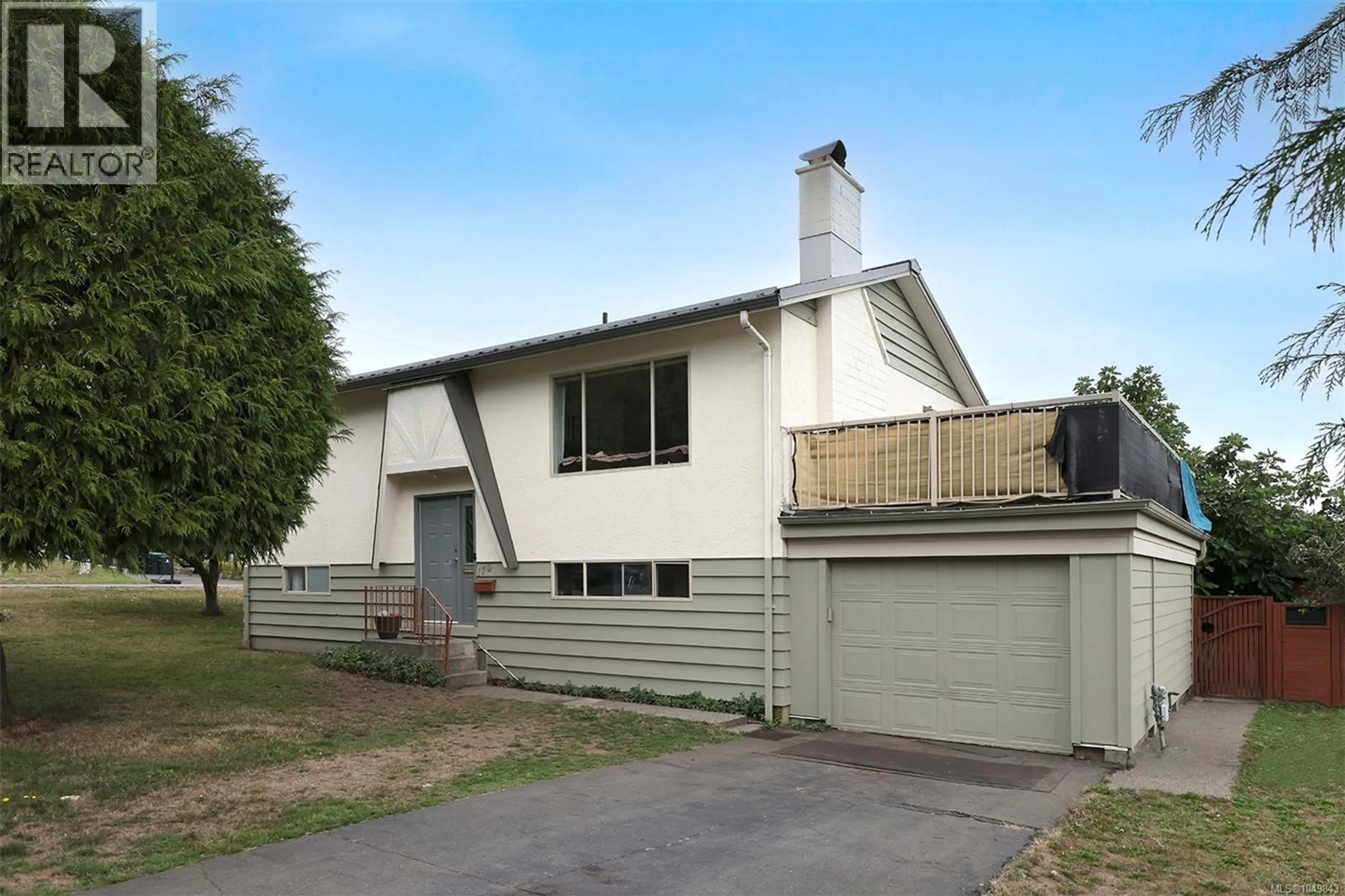 Home with vinyl exterior material, street for 170 STEWART STREET, Comox British Columbia V9M2T8