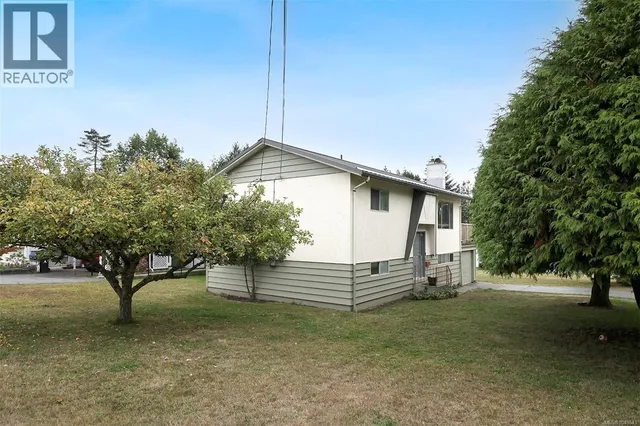 170 STEWART STREET, Comox 2