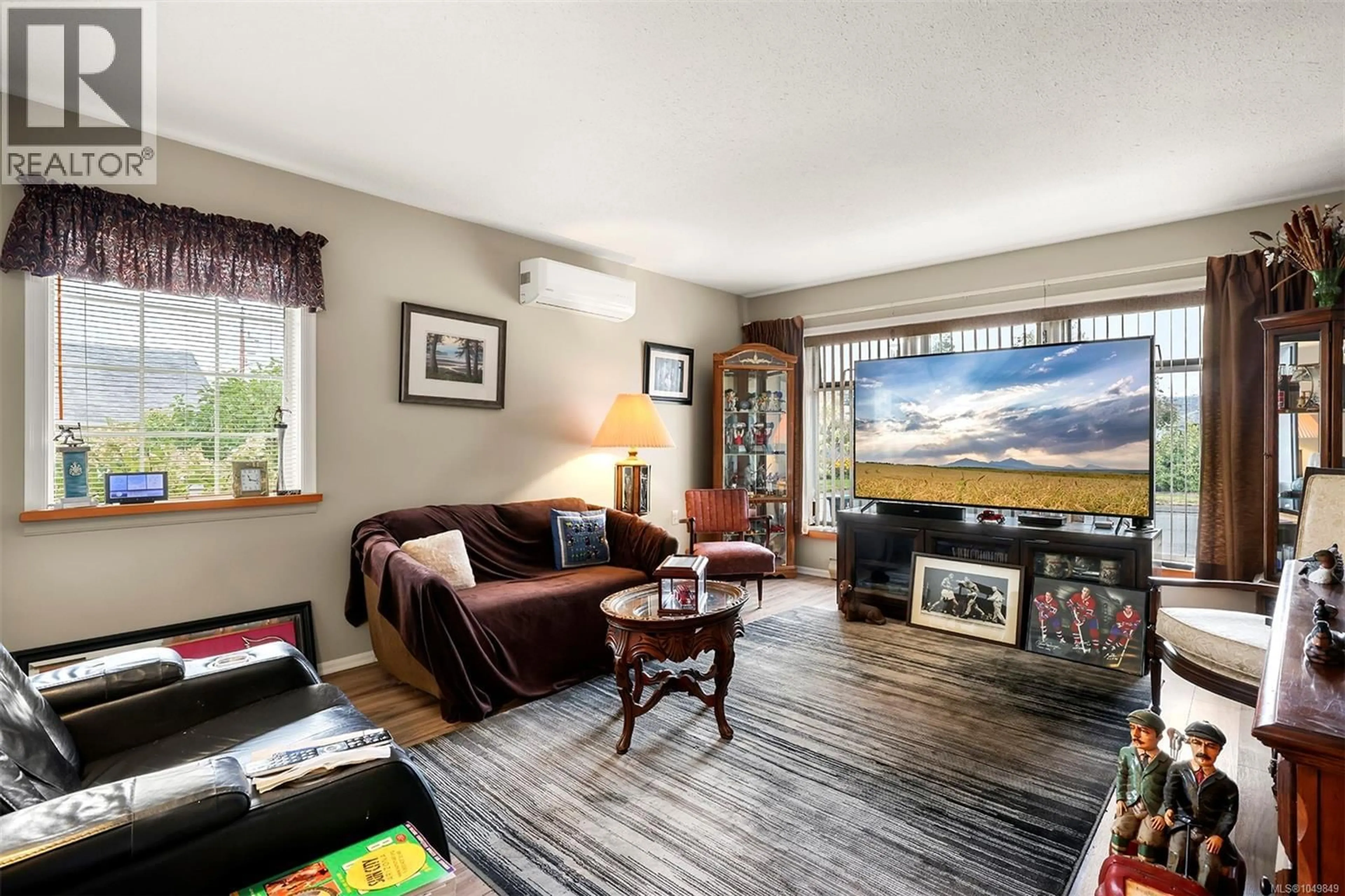 Living room with furniture, unknown for A - 811 PARK PLACE, Courtenay British Columbia V9N8N1