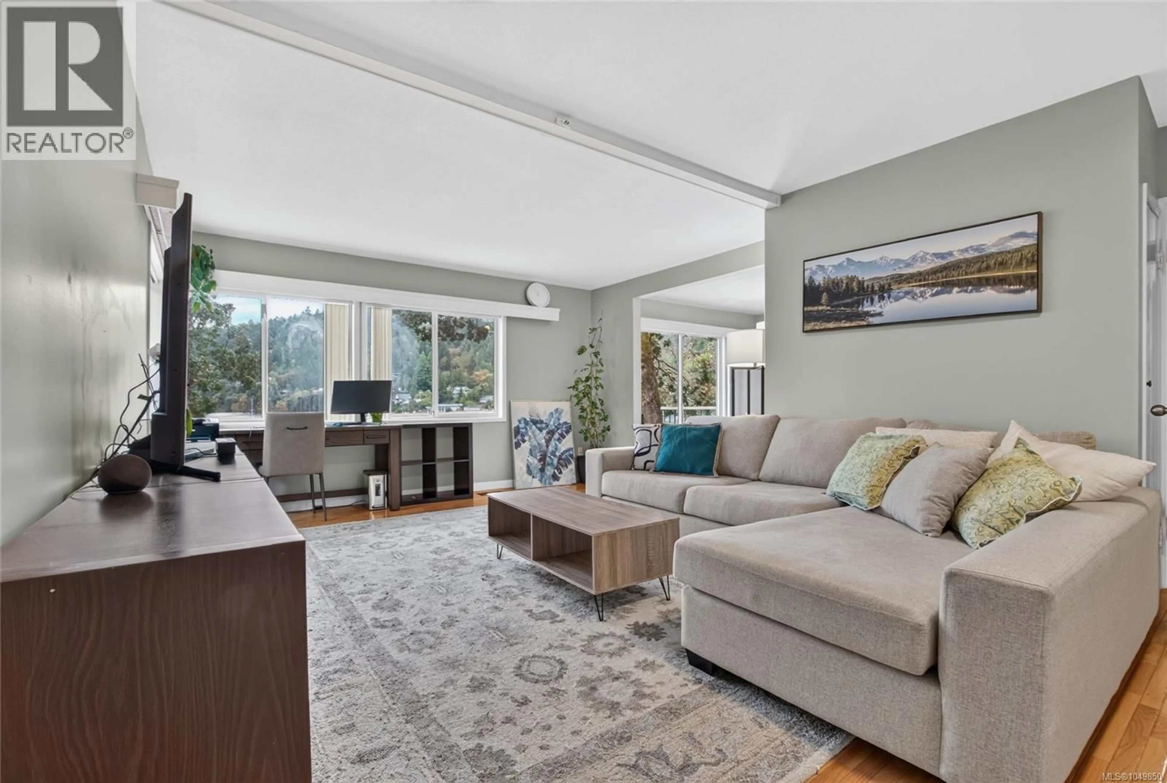 Living room with furniture, unknown for 936 ARBUTUS AVENUE, Duncan British Columbia V9L5X4
