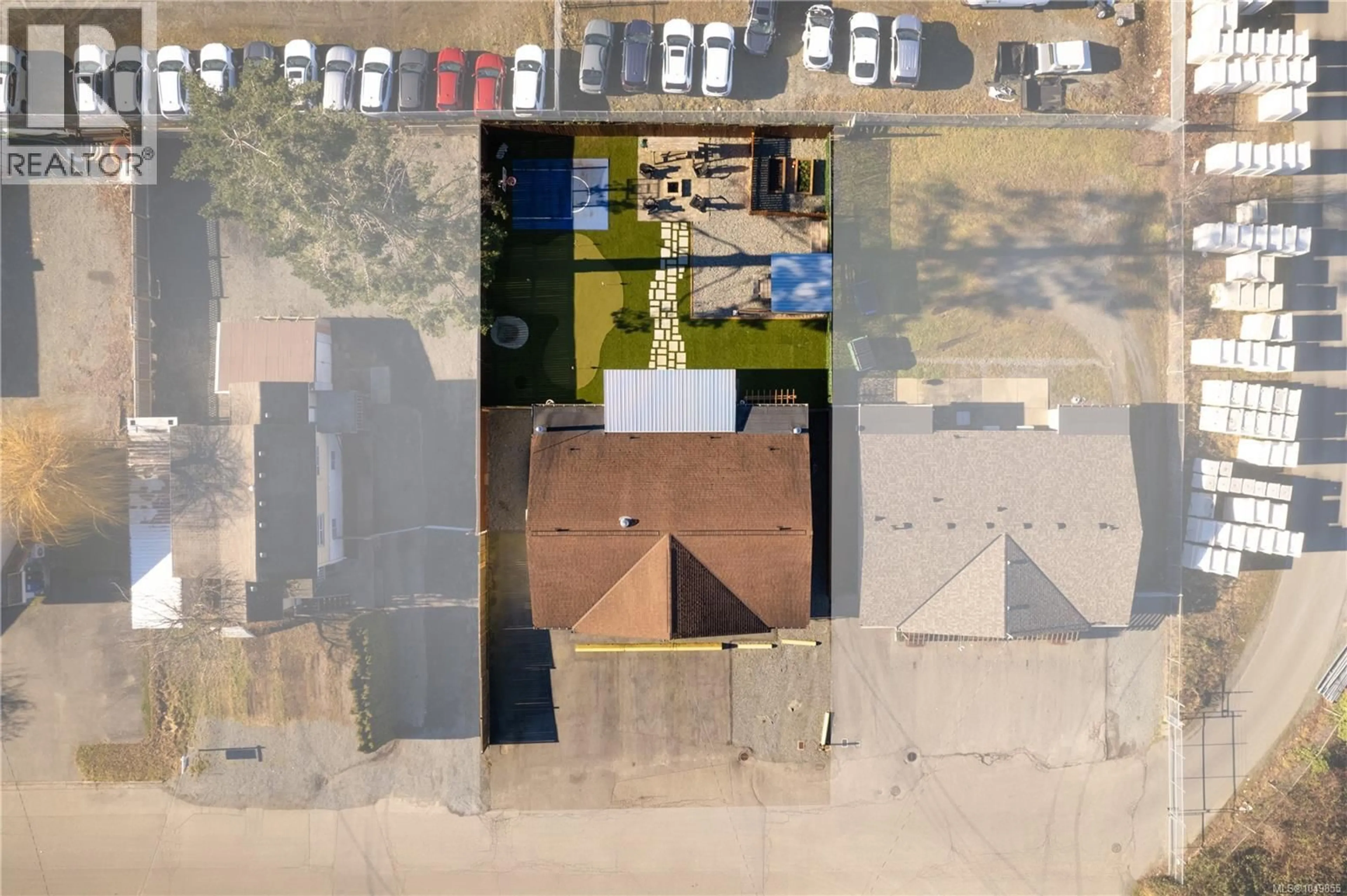 A pic from outside/outdoor area/front of a property/back of a property/a pic from drone, unknown for 2206/2204 PETERSEN PLACE, Nanaimo British Columbia V9S4N5