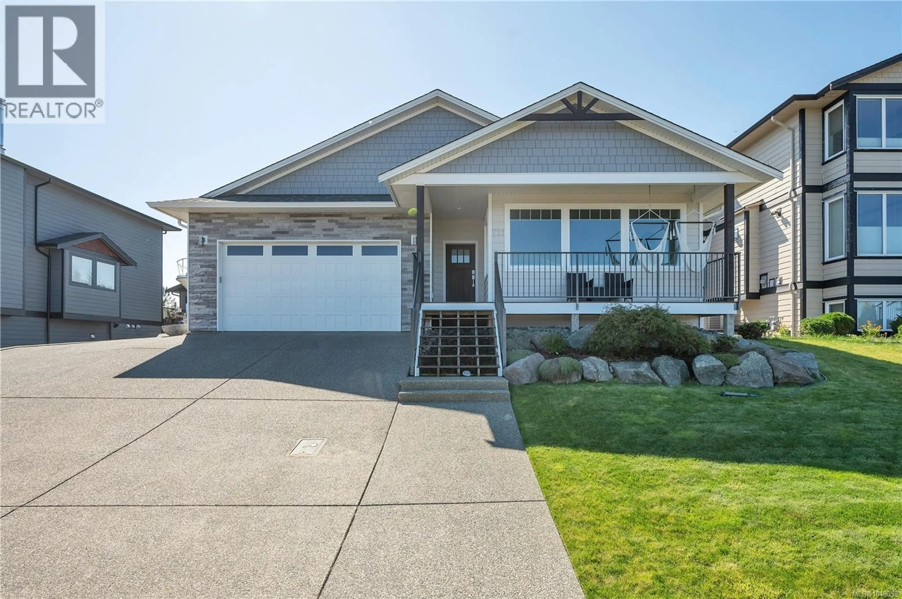 Home with vinyl exterior material, street for 721 TIMBERLINE DRIVE, Campbell River British Columbia V9H0A3