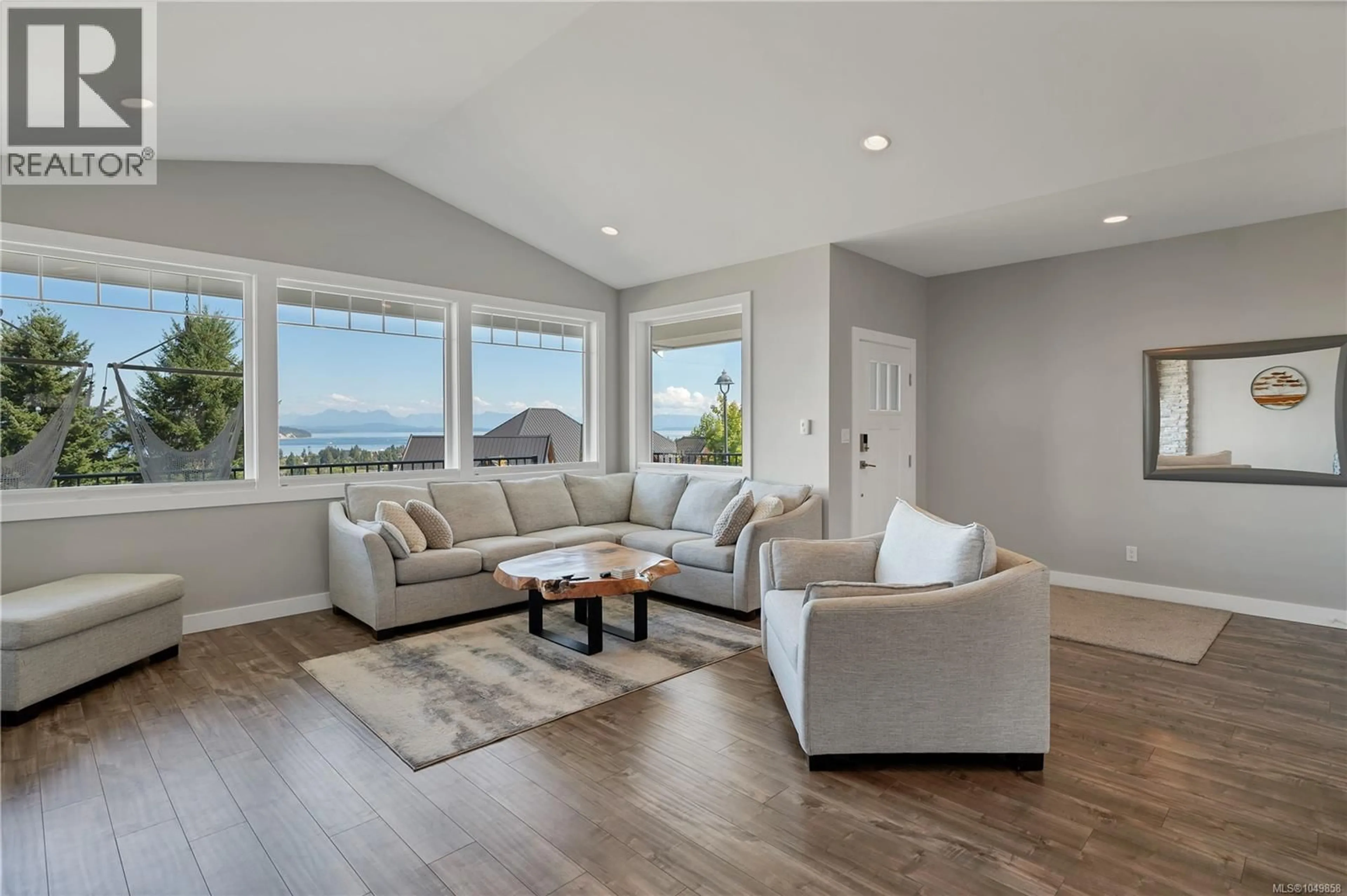Living room with furniture, unknown for 721 TIMBERLINE DRIVE, Campbell River British Columbia V9H0A3