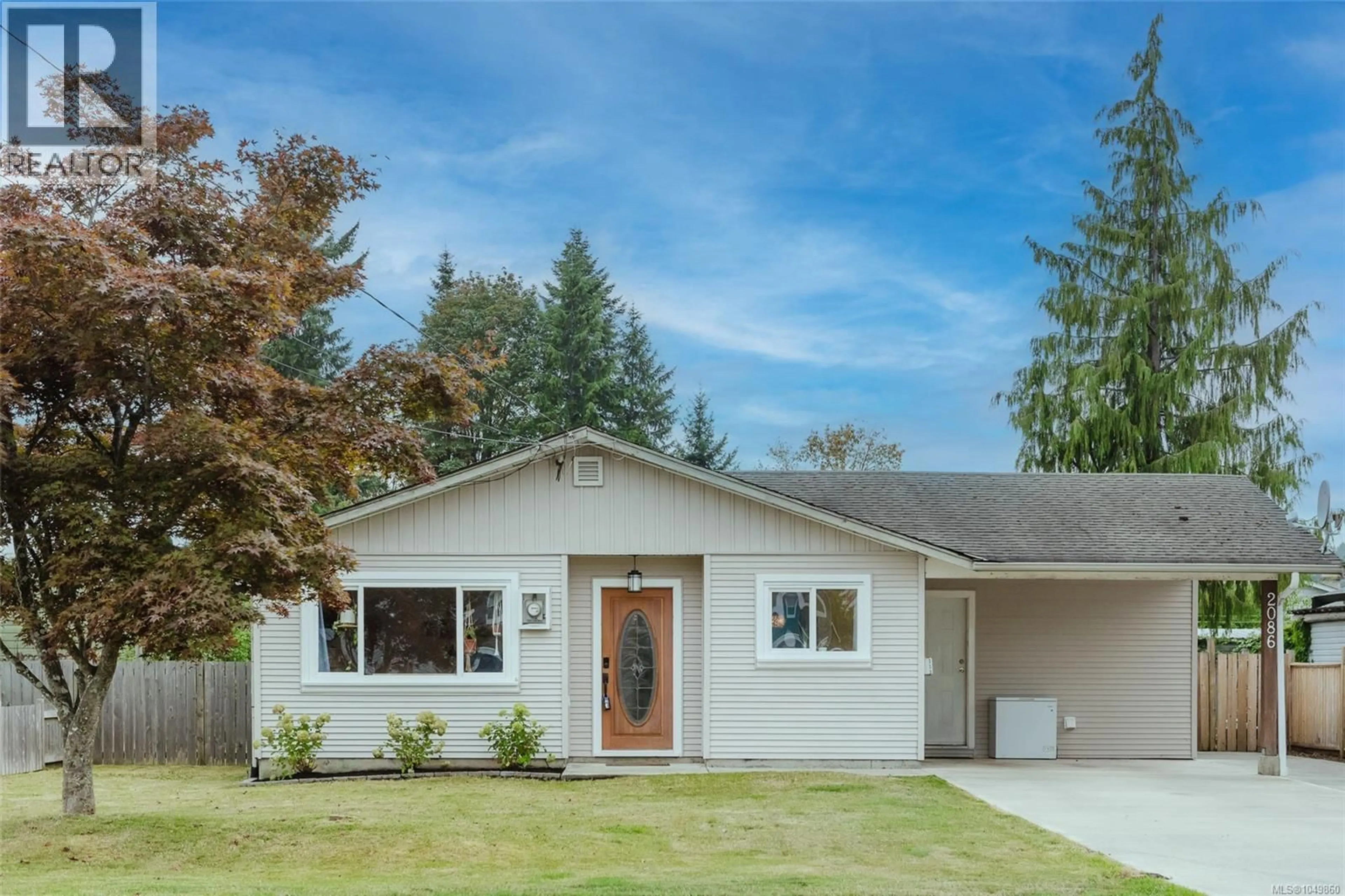 Home with vinyl exterior material, street for 2086 EARDLEY ROAD, Campbell River British Columbia V9W1L4