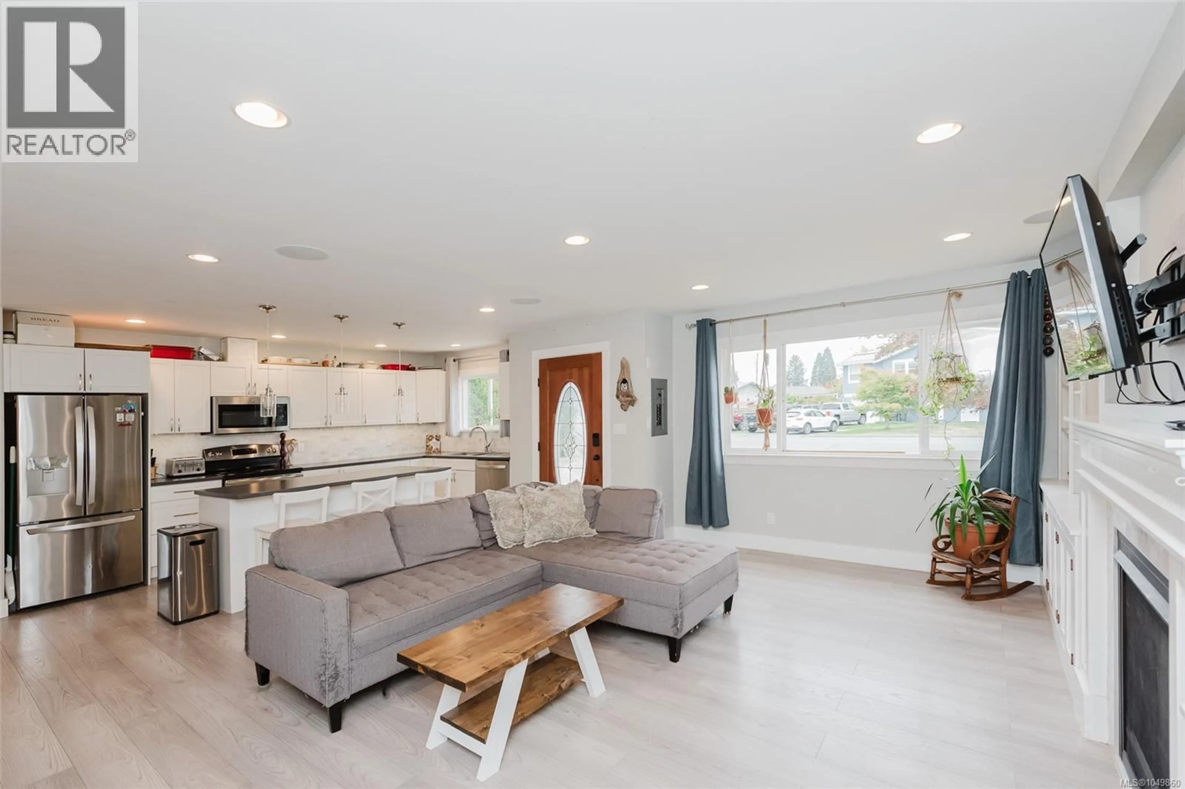 Open concept kitchen, unknown for 2086 EARDLEY ROAD, Campbell River British Columbia V9W1L4