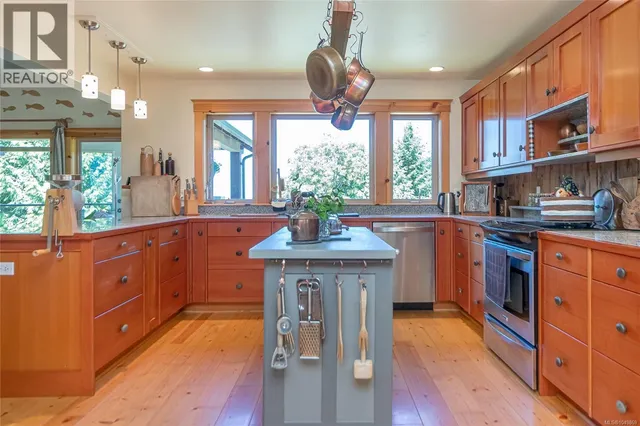 1860 ASHLING ROAD, Qualicum Beach 5