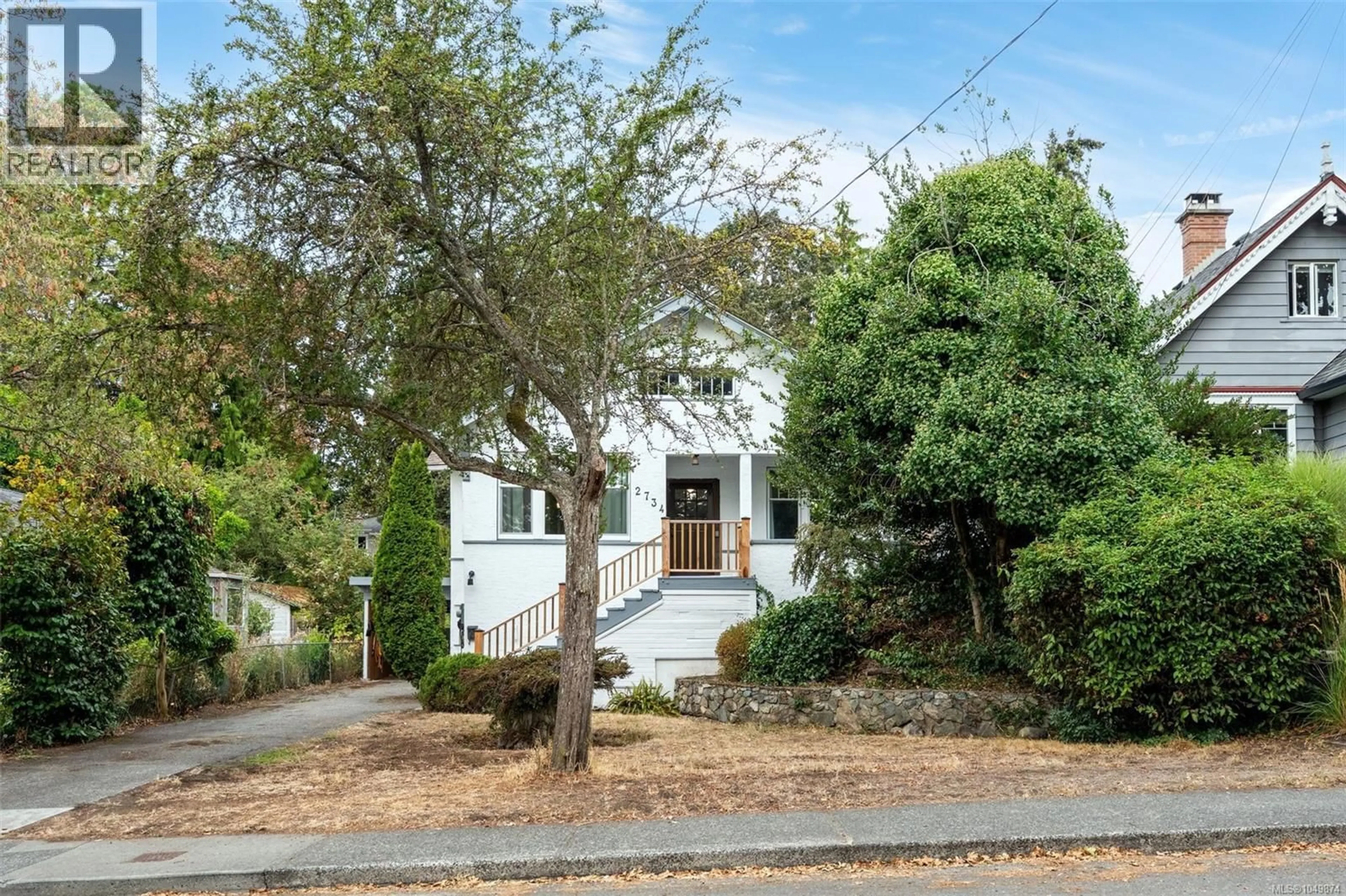 Unknown for 2734 AVEBURY AVENUE, Victoria British Columbia V8R3W4