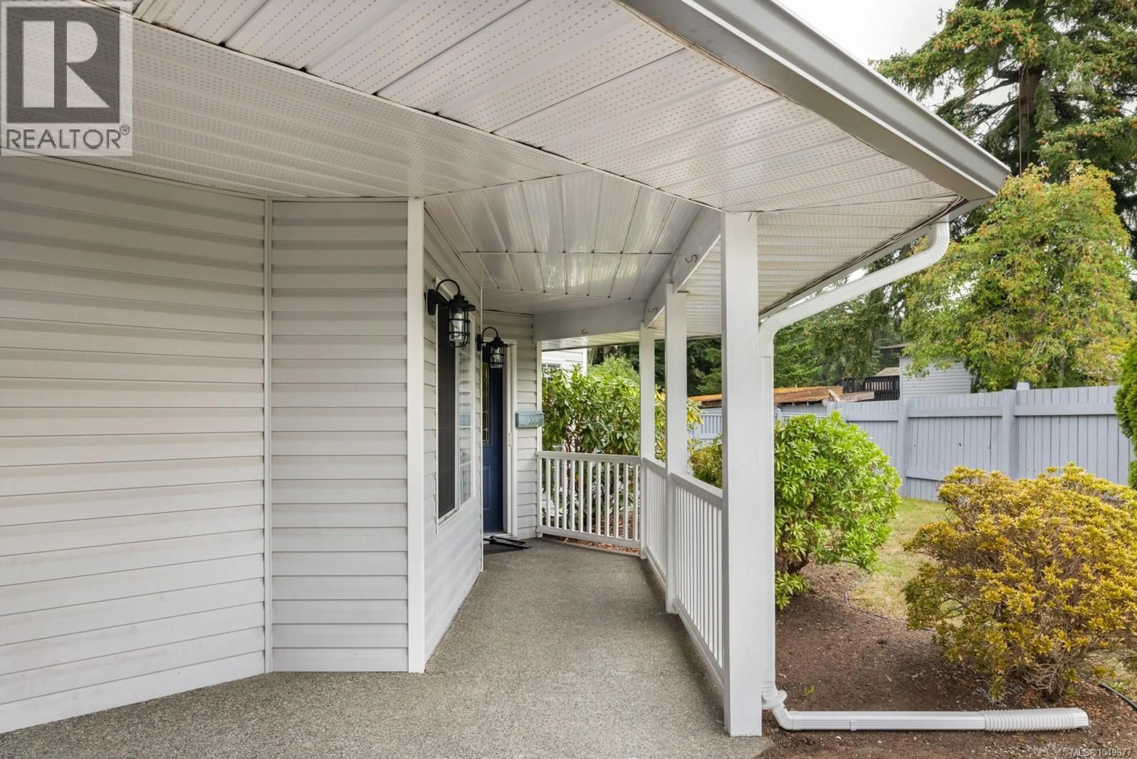 Home with vinyl exterior material, street for 2032 DEBORAH PLACE, Duncan British Columbia V9L4M6