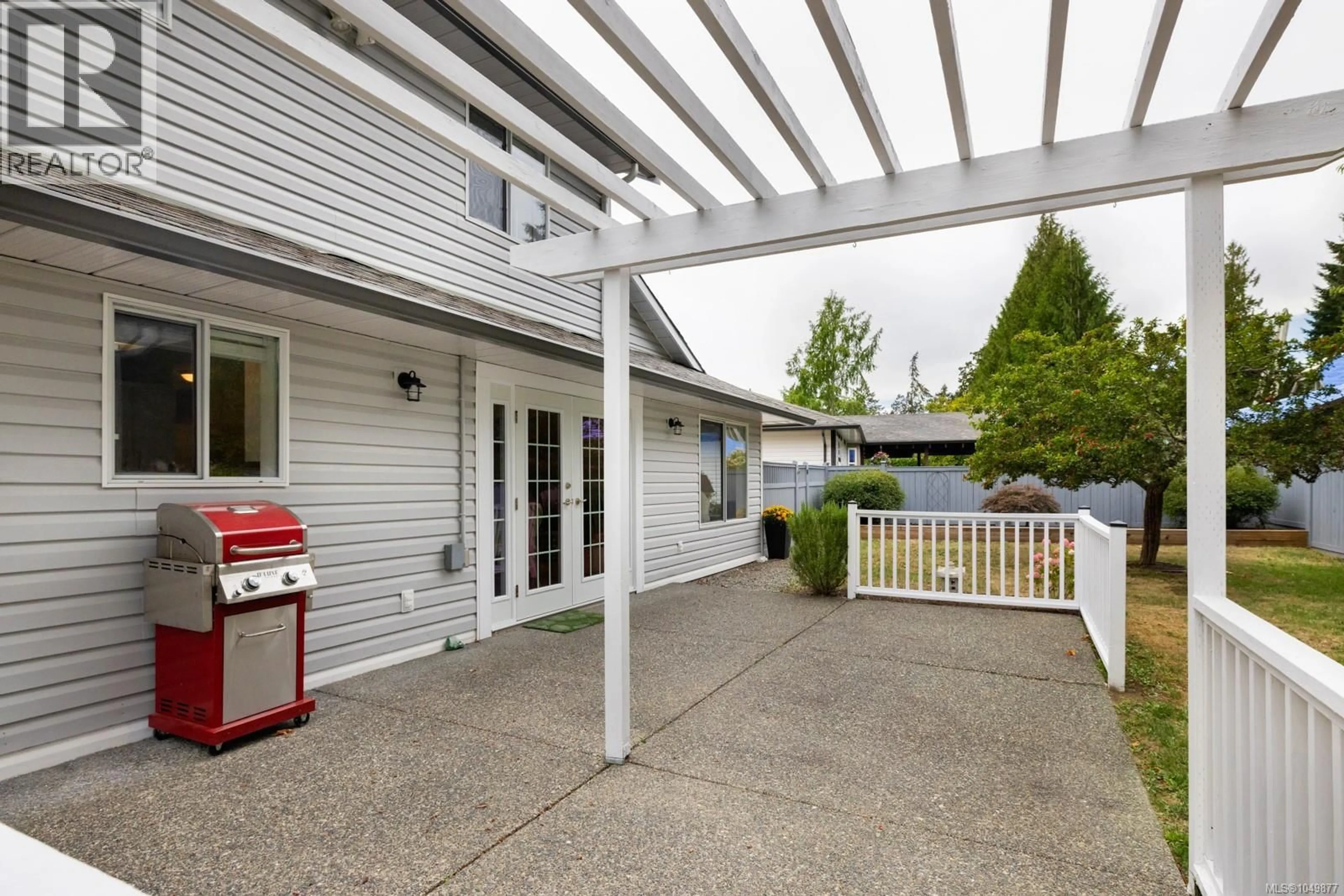 Home with vinyl exterior material, street for 2032 DEBORAH PLACE, Duncan British Columbia V9L4M6
