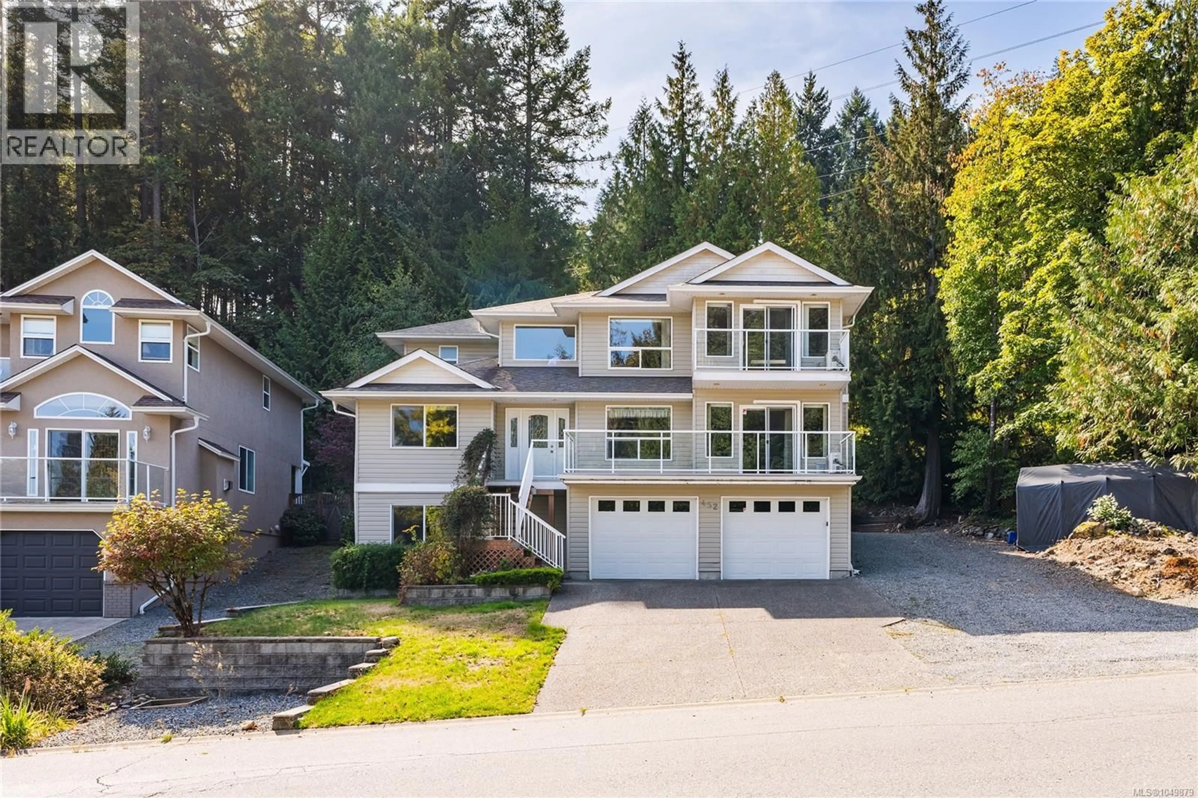 Home with vinyl exterior material, street for 452 THETIS DRIVE, Ladysmith British Columbia V9G1V9