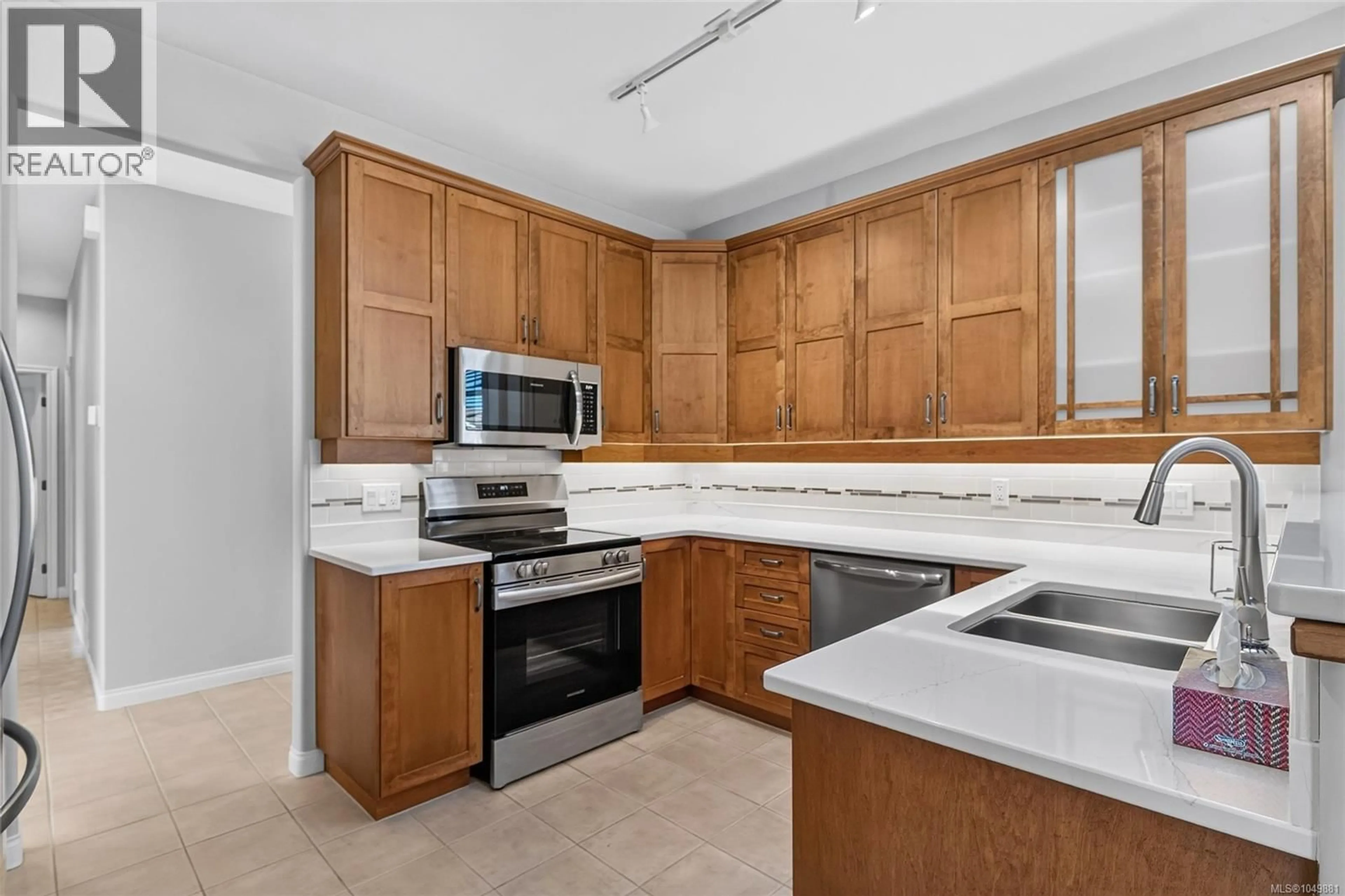 Standard kitchen, ceramic/tile floor for 1368 SATURNA DRIVE, Parksville British Columbia V9P2X9