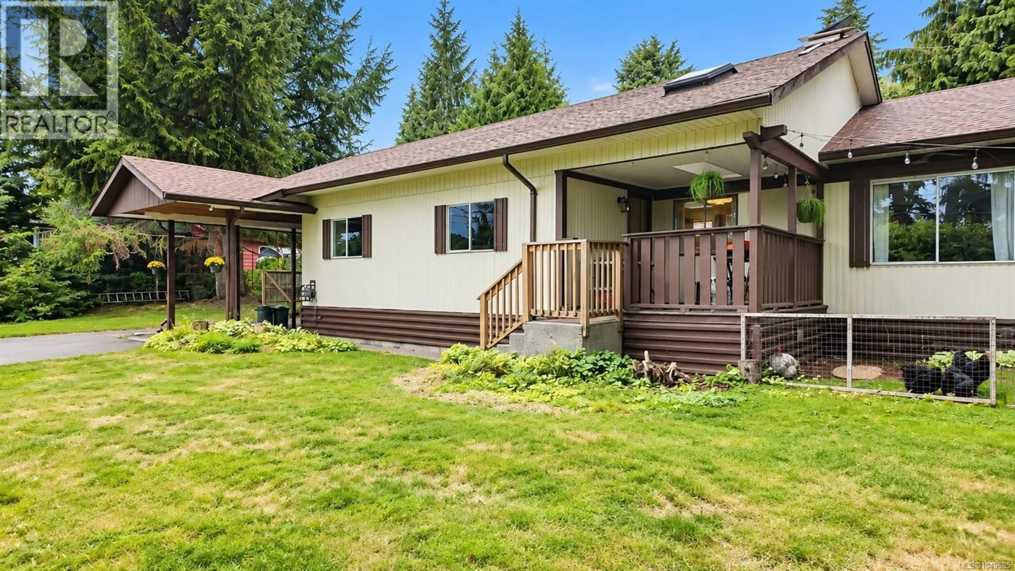 Home with vinyl exterior material, street for 3897 SEARIDGE PLACE, Campbell River British Columbia V9H1J1
