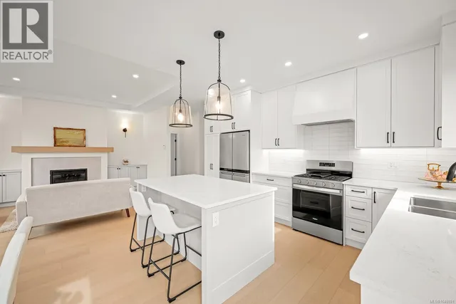 7 - 865 GRUMMAN PLACE, Comox 3