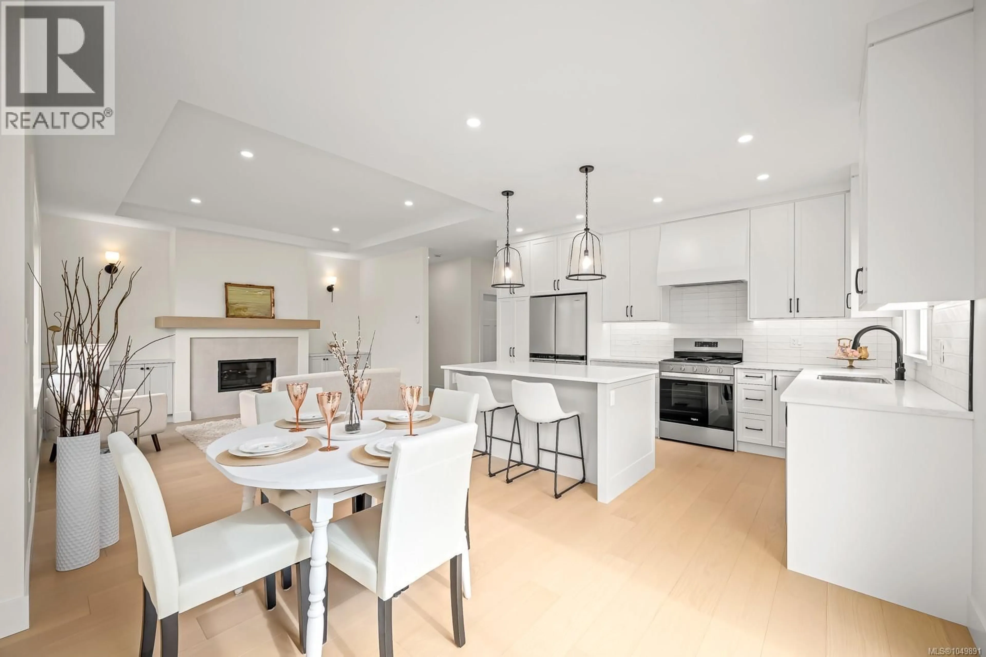Open concept kitchen, ceramic/tile floor for 7 - 865 GRUMMAN PLACE, Comox British Columbia V9M4H9