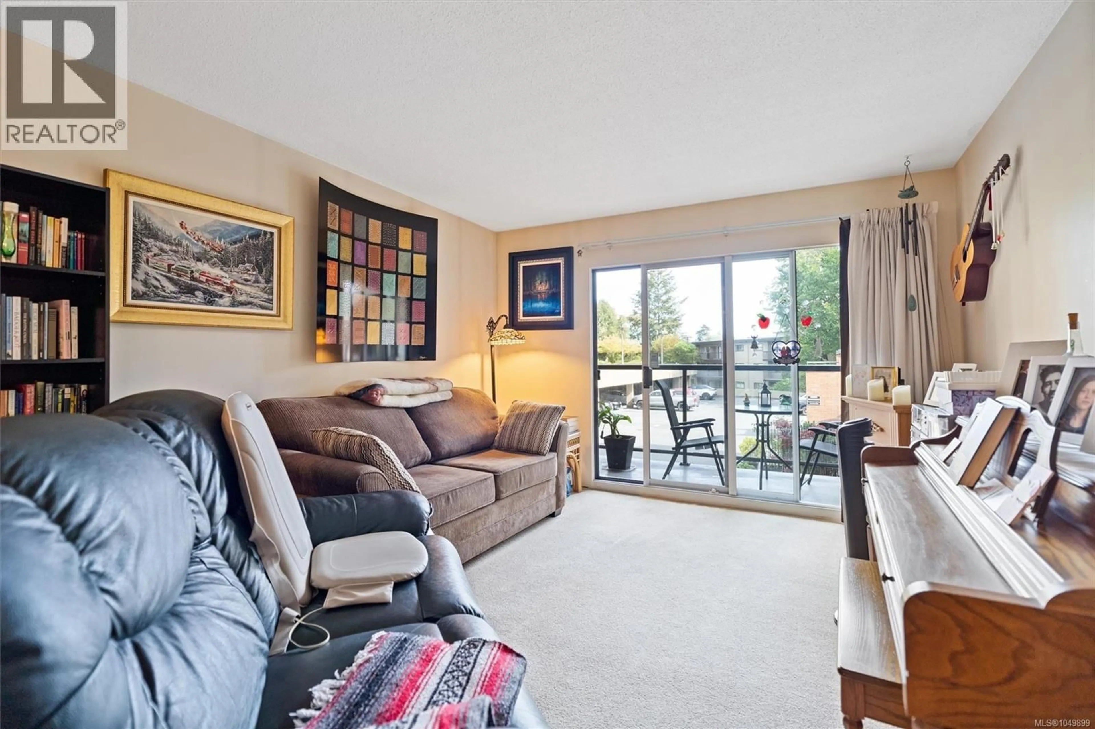 Living room with furniture, unknown for 309 - 105 GORGE ROAD EAST, Victoria British Columbia V9A6Z2