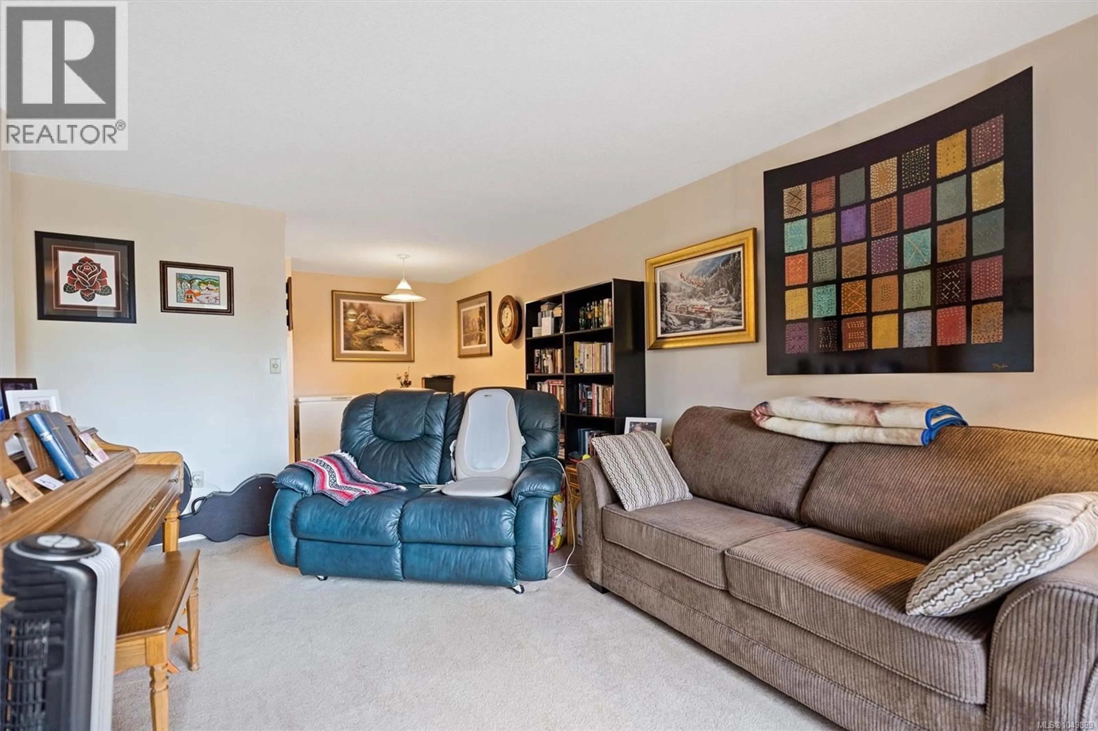 Living room with furniture, unknown for 309 - 105 GORGE ROAD EAST, Victoria British Columbia V9A6Z2