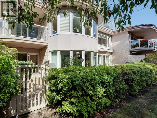 3105 - 2829 ARBUTUS ROAD, Saanich 1