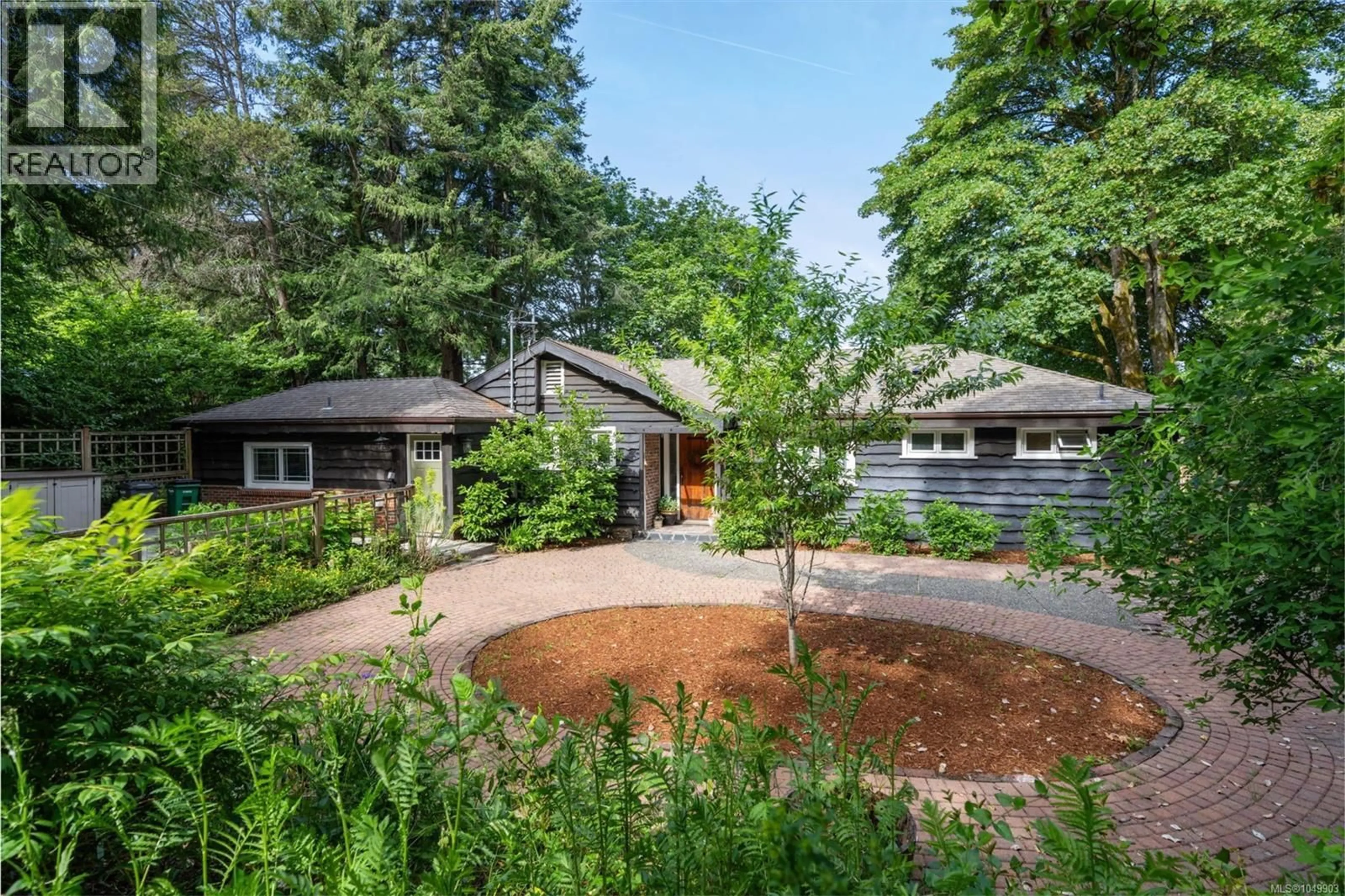 Unknown for 5168 SANTA CLARA AVENUE, Saanich British Columbia V8Y1W4