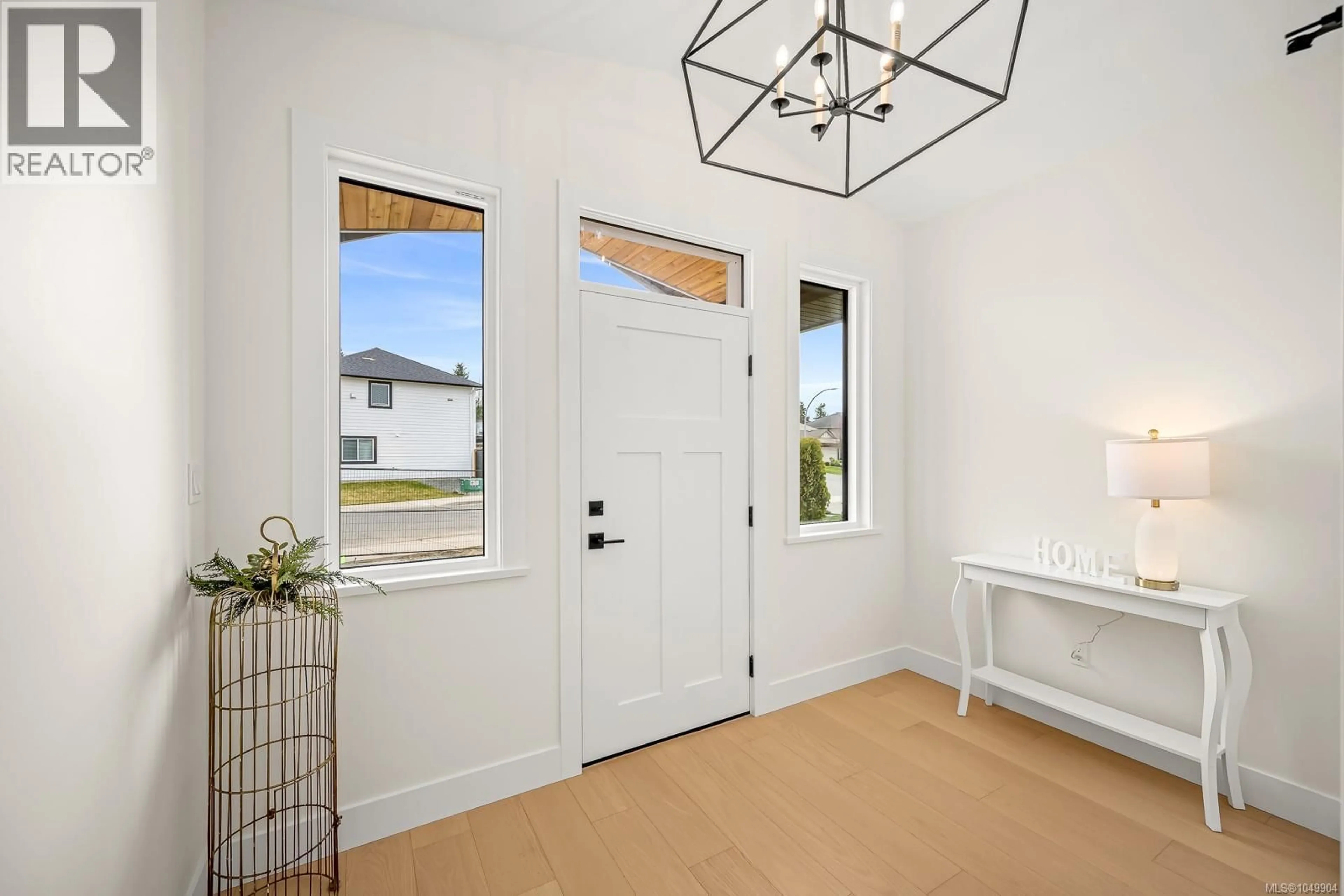 Indoor entryway for 6 - 865 GRUMMAN PLACE, Comox British Columbia V9M4H9
