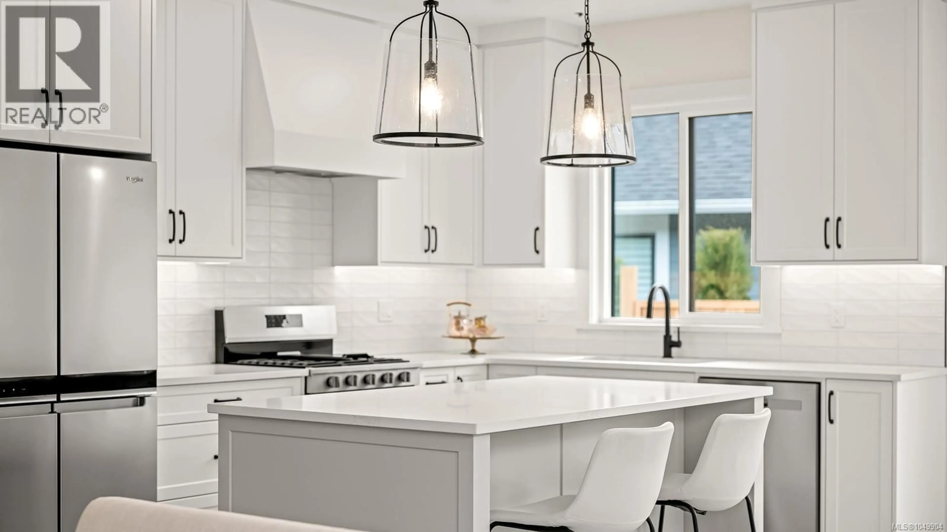 Contemporary kitchen, ceramic/tile floor for 6 - 865 GRUMMAN PLACE, Comox British Columbia V9M4H9