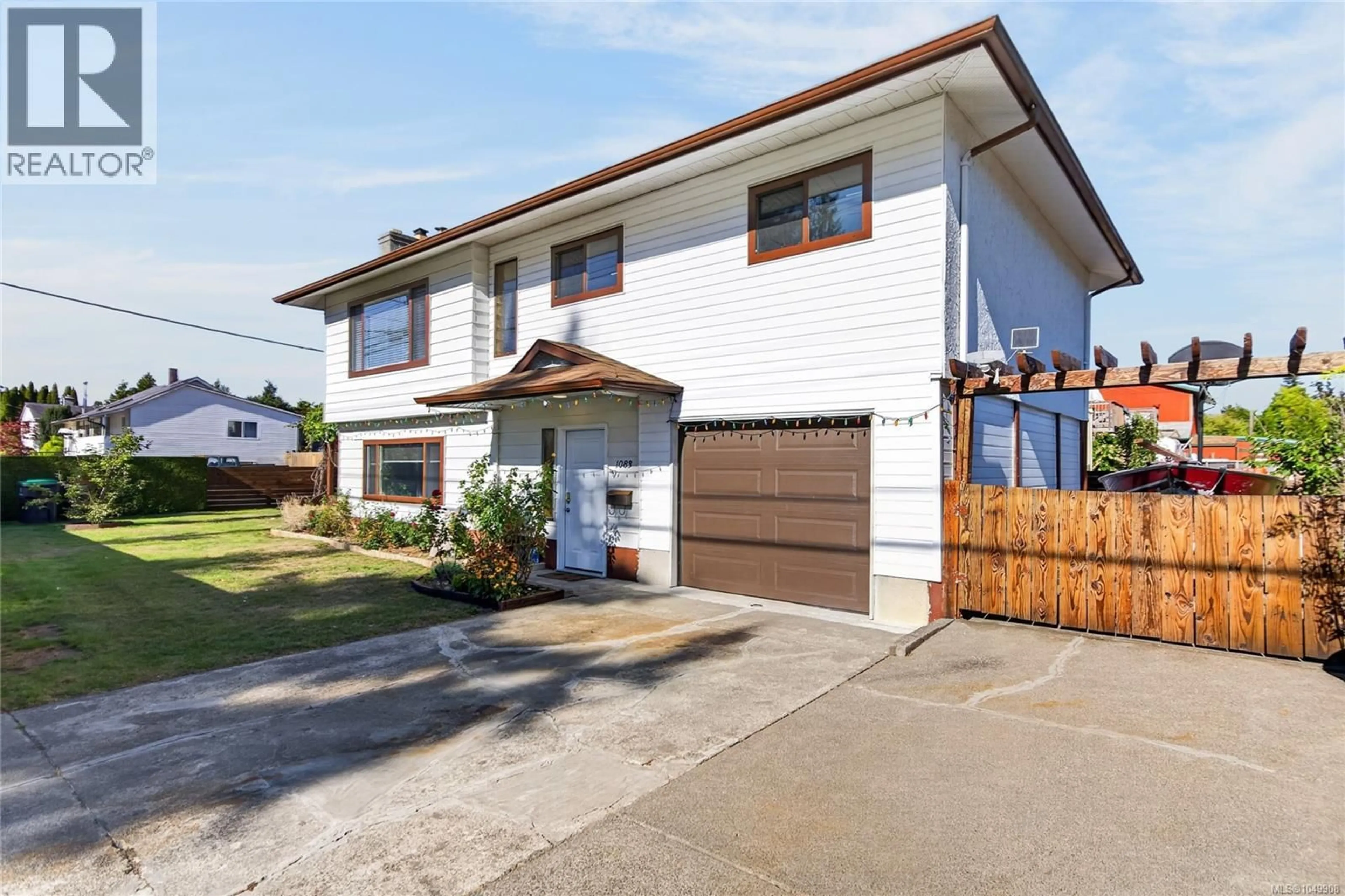 Home with brick exterior material, street for 1083 26TH STREET, Courtenay British Columbia V9N7G1