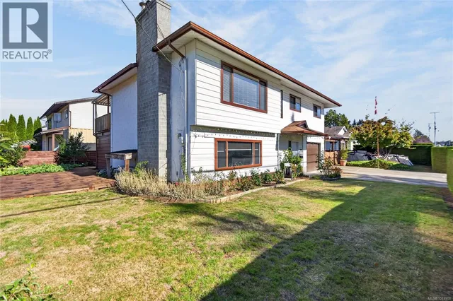 1083 26TH STREET, Courtenay 2