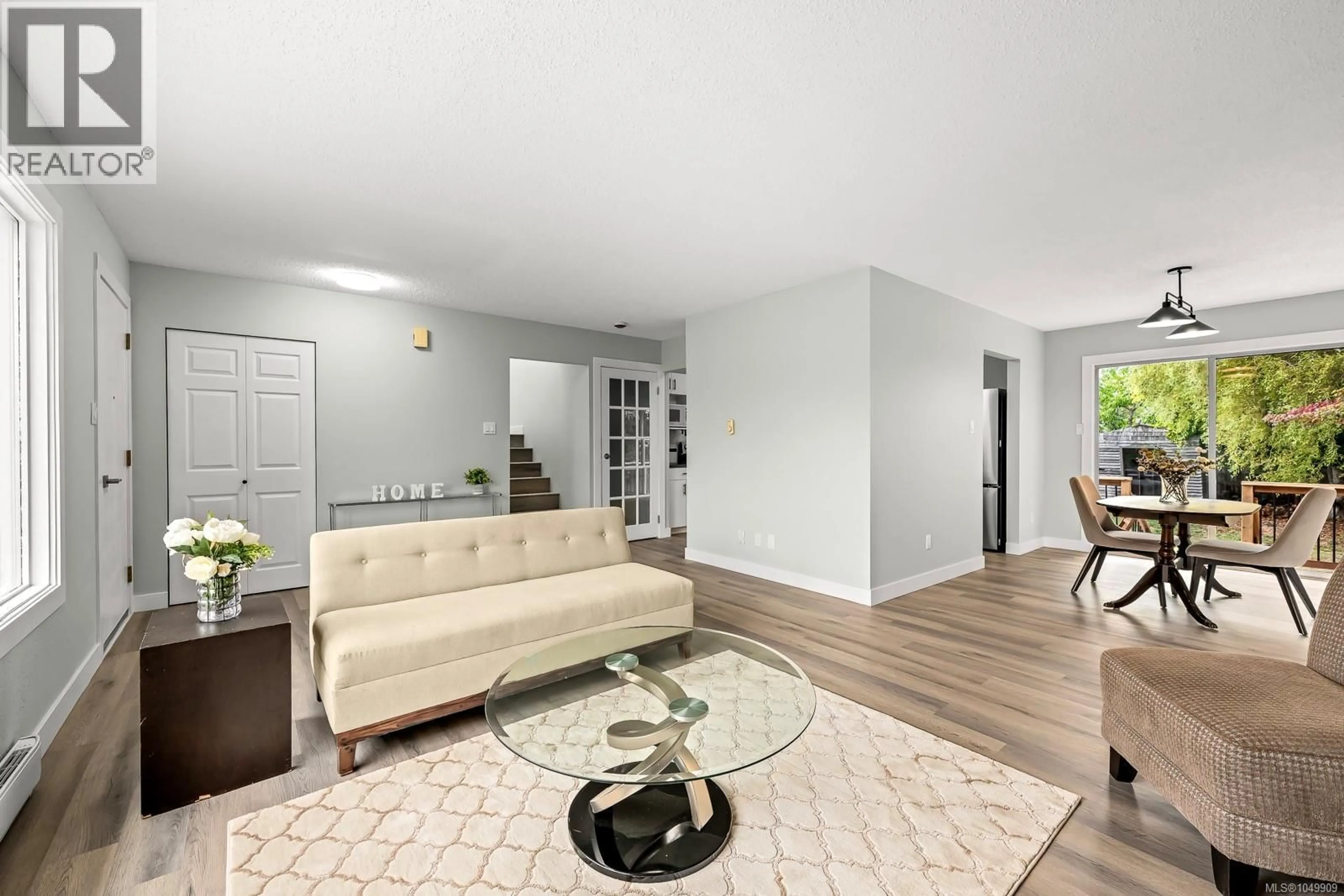 Living room with furniture, unknown for 163 JAMES STREET, Parksville British Columbia V9P1H9