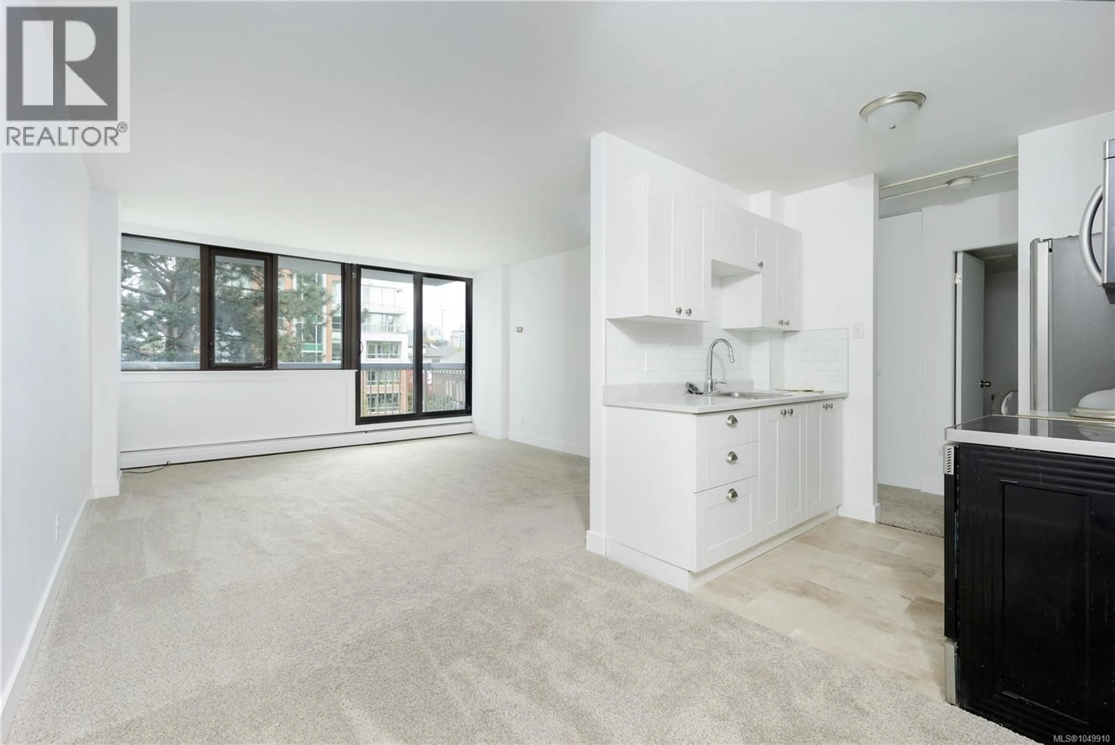 A pic of a room for 303 - 647 MICHIGAN STREET, Victoria British Columbia V8V1S9