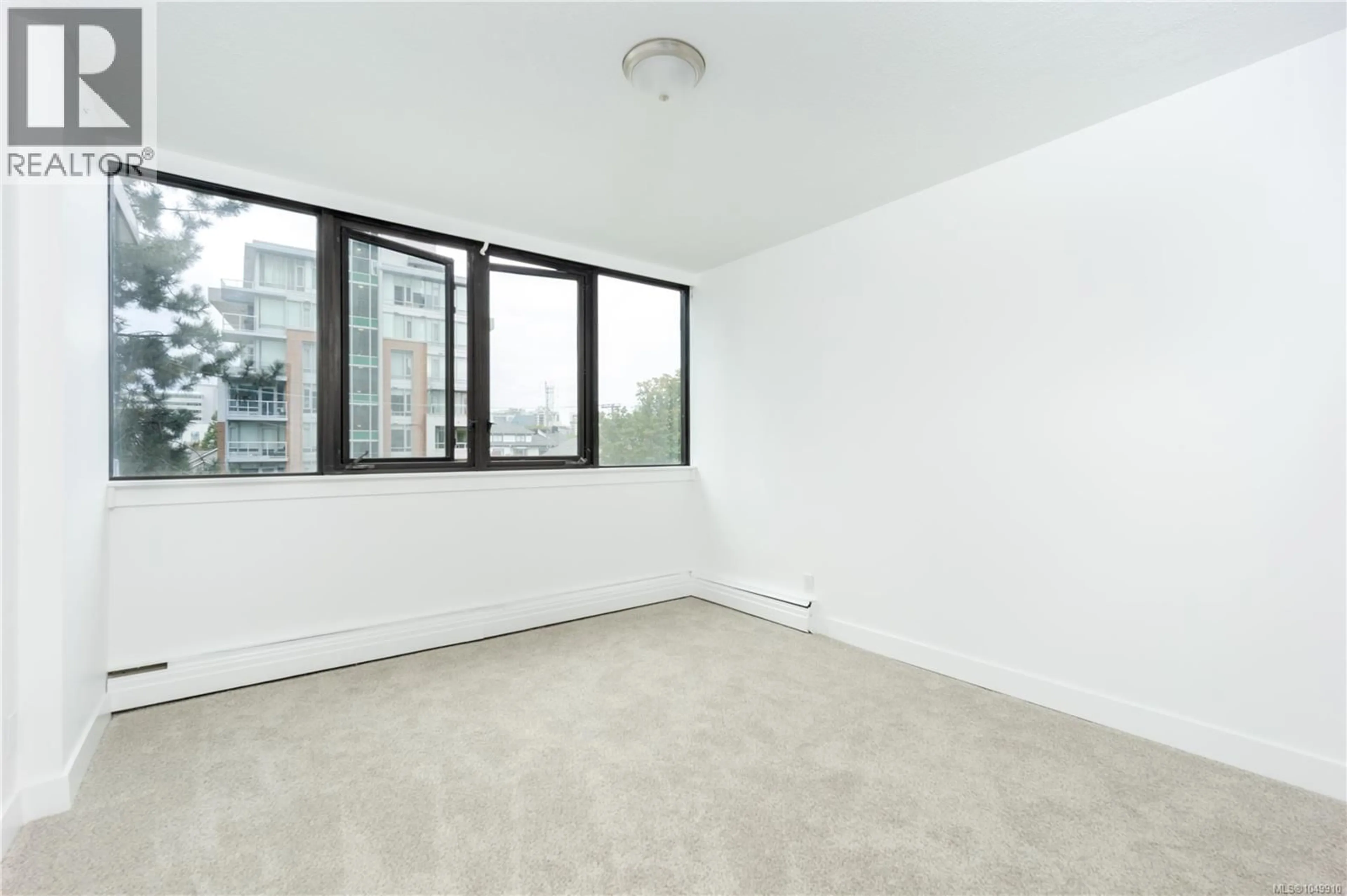 A pic of a room for 303 - 647 MICHIGAN STREET, Victoria British Columbia V8V1S9