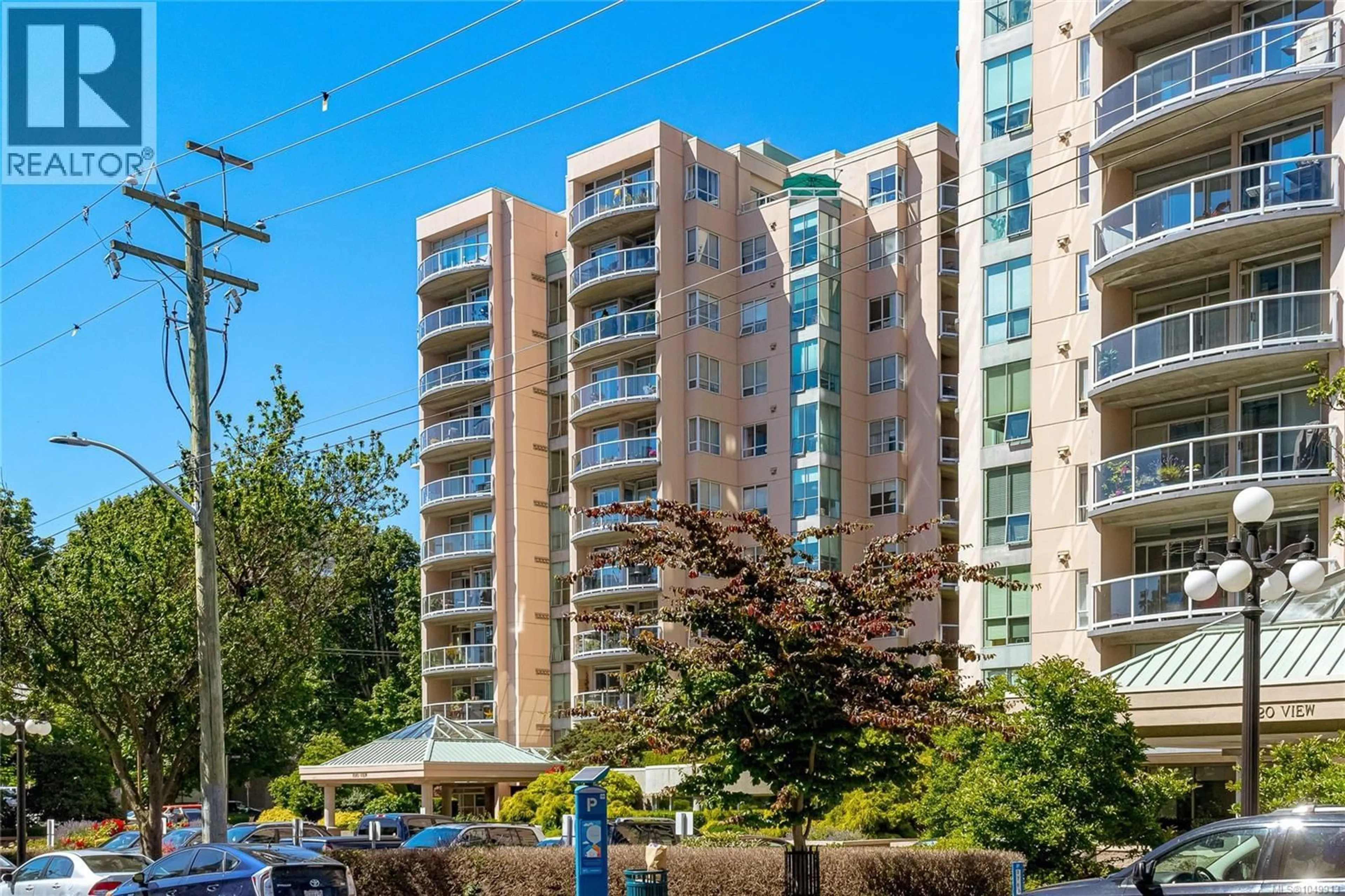 Patio, city buildings view from balcony for 1003 - 1010 VIEW STREET, Victoria British Columbia V8V4Y3