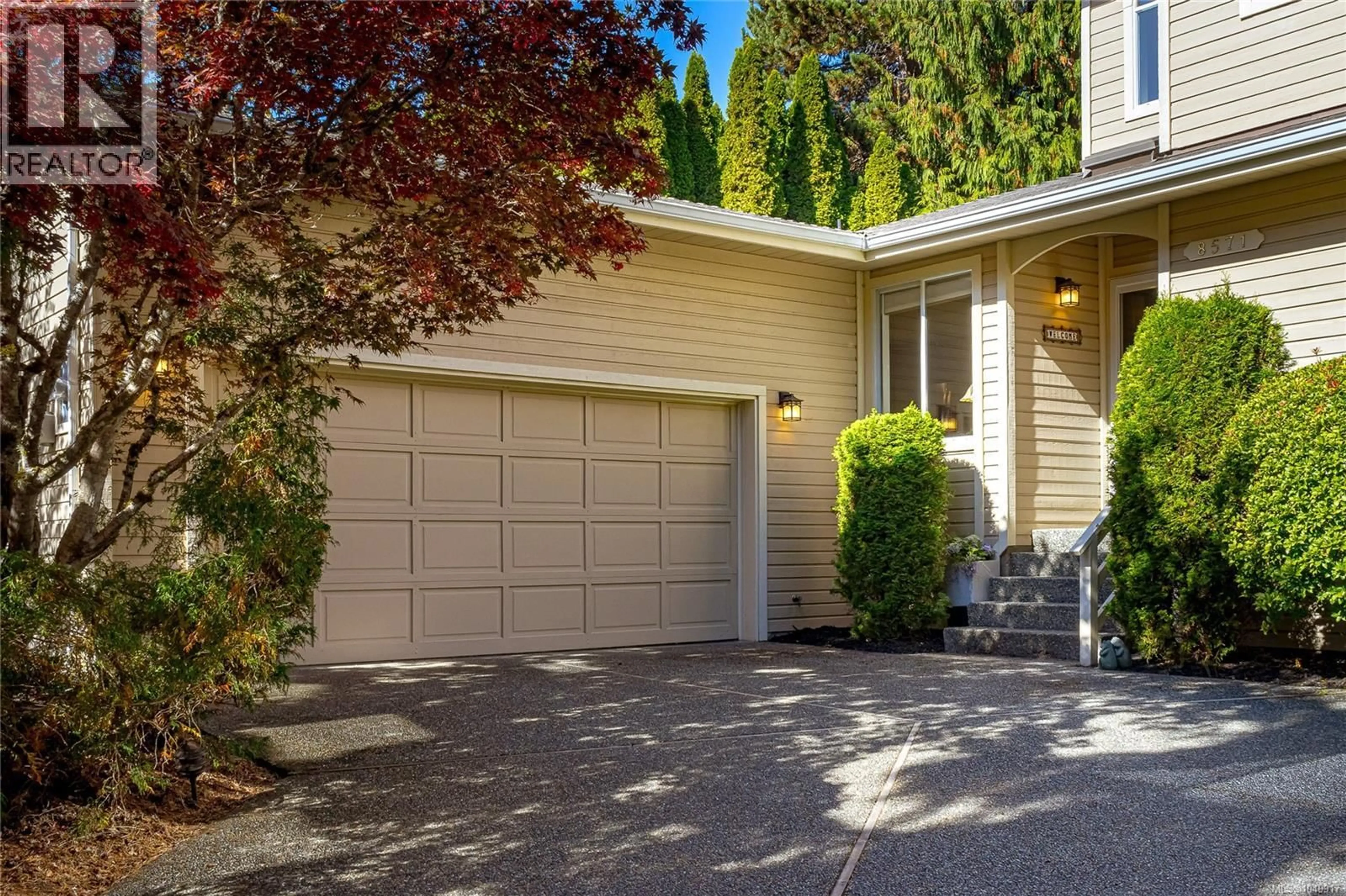 Home with vinyl exterior material, street for 8571 KINGCOME CRESCENT, North Saanich British Columbia V8L5B8