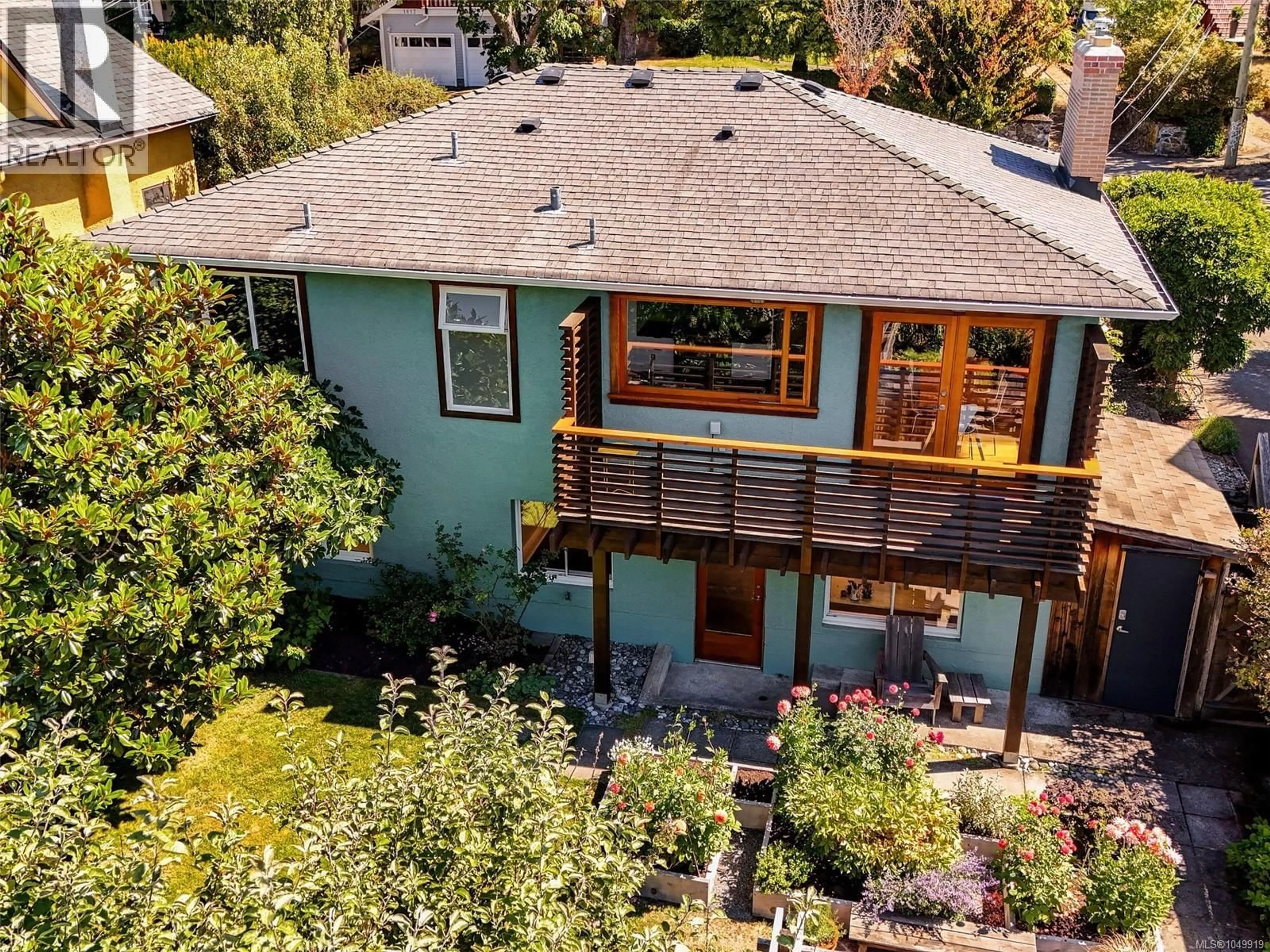 A pic from outside/outdoor area/front of a property/back of a property/a pic from drone, unknown for 1814 BELMONT AVENUE, Victoria British Columbia V8R3Z2