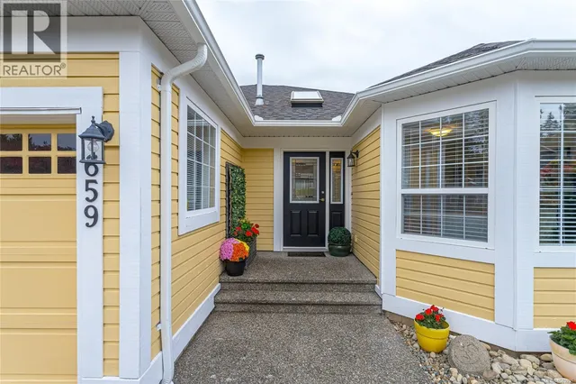 659 WINDWARD WAY, Qualicum Beach 3