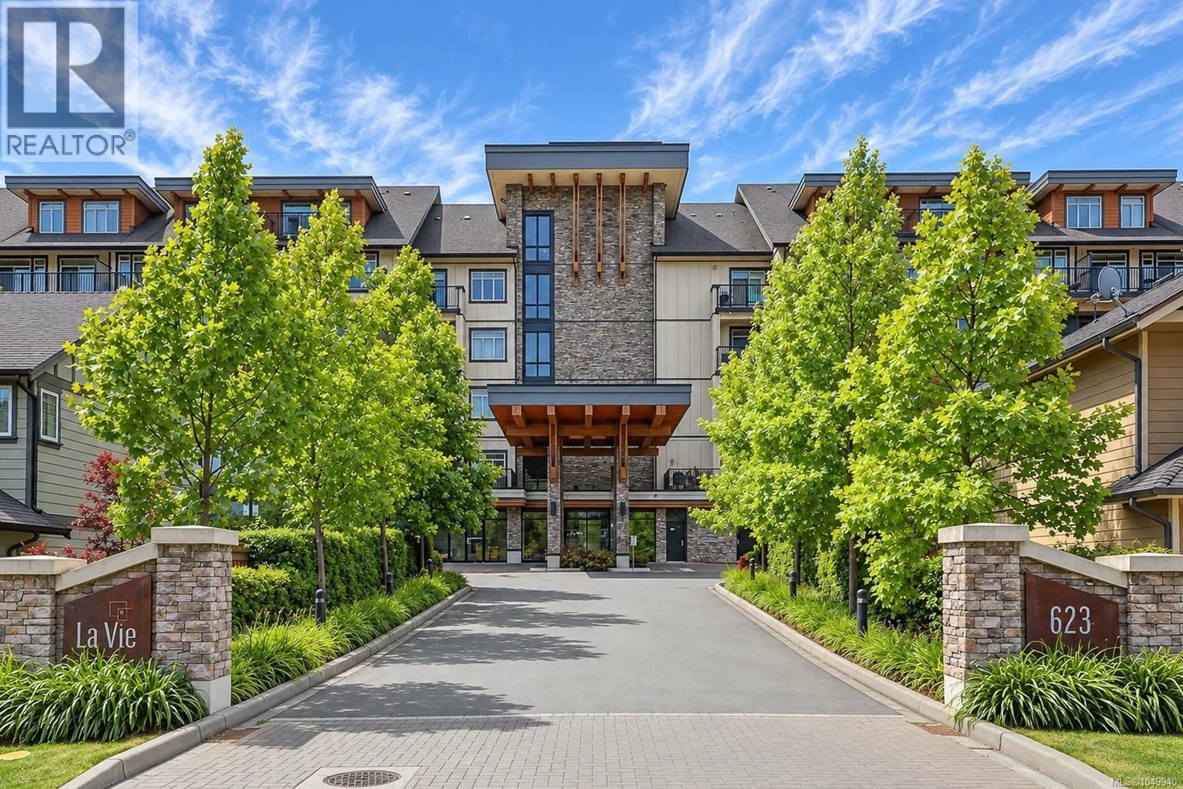 Indoor foyer for 406 - 623 TREANOR AVENUE, Langford British Columbia V9B0B1