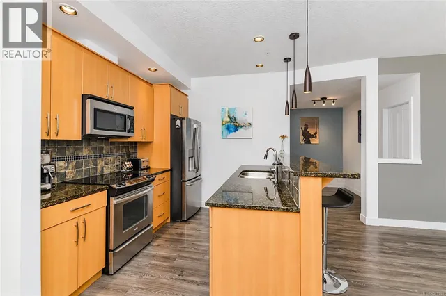 406 - 623 TREANOR AVENUE, Langford 5