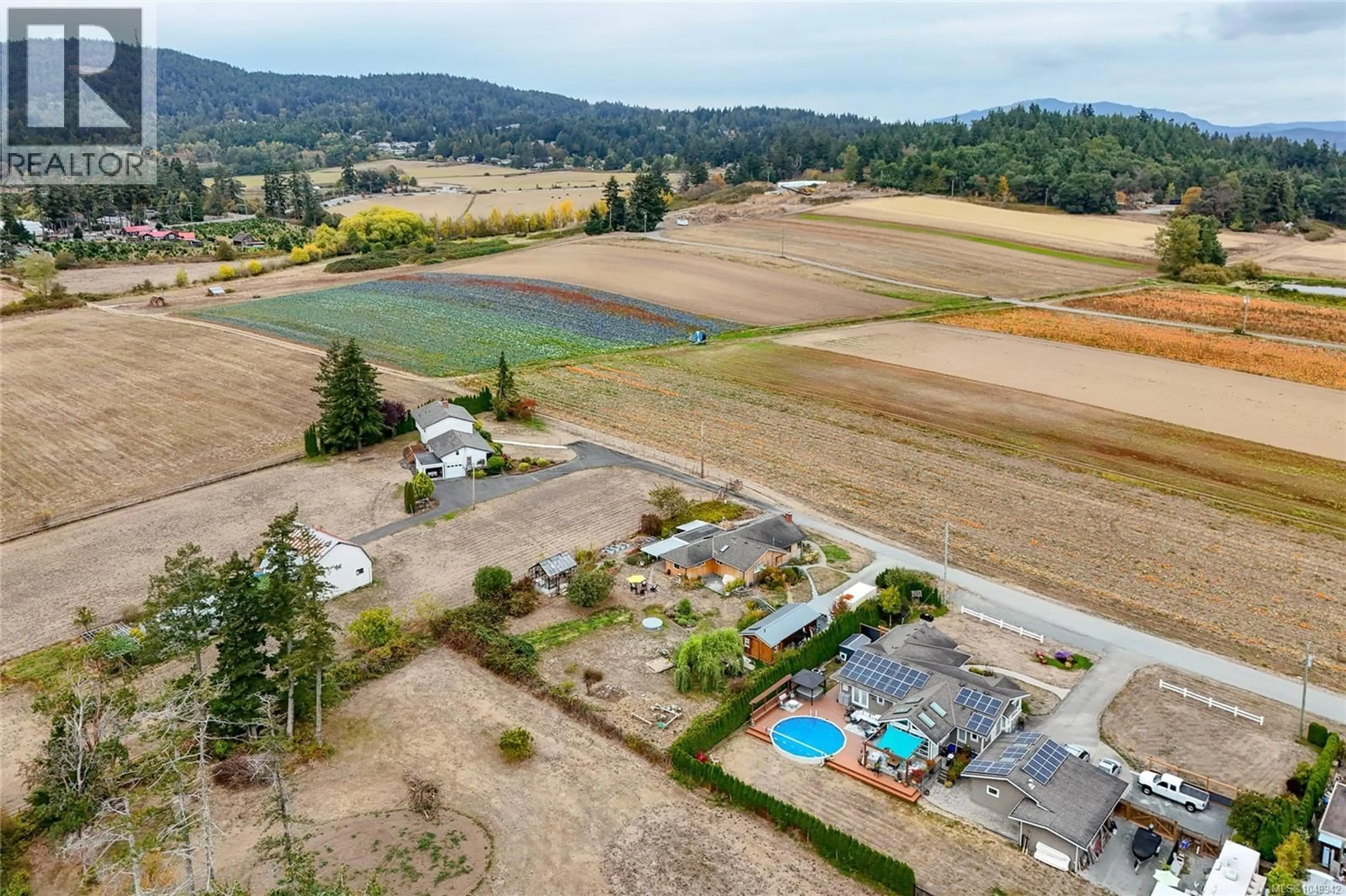 A pic from outside/outdoor area/front of a property/back of a property/a pic from drone, mountain view for 2105 STRAITSVIEW ROAD, Central Saanich British Columbia V0S1A0