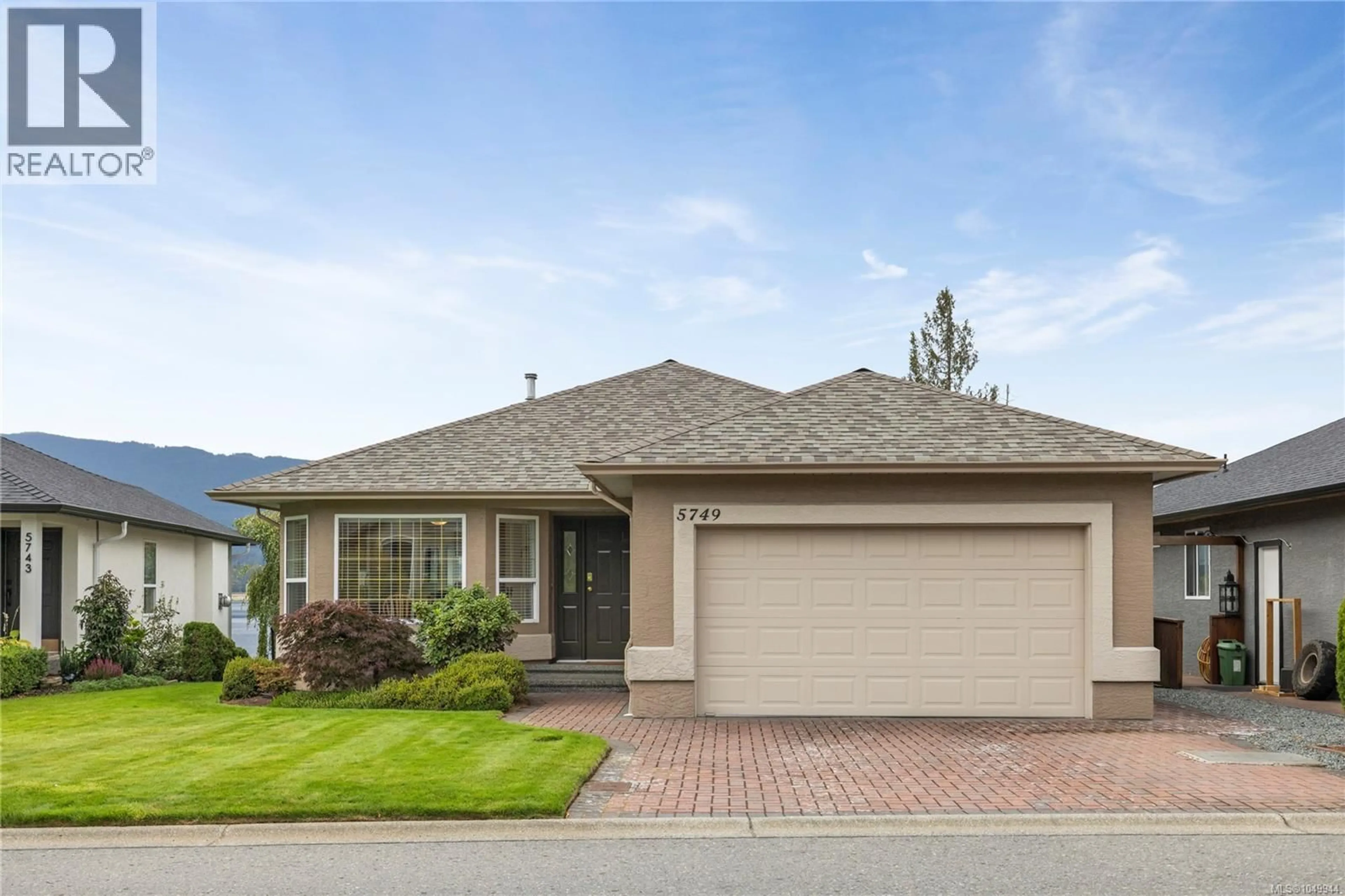 Home with vinyl exterior material, street for 5749 QUARRY CRESCENT, Nanaimo British Columbia V9T6H9